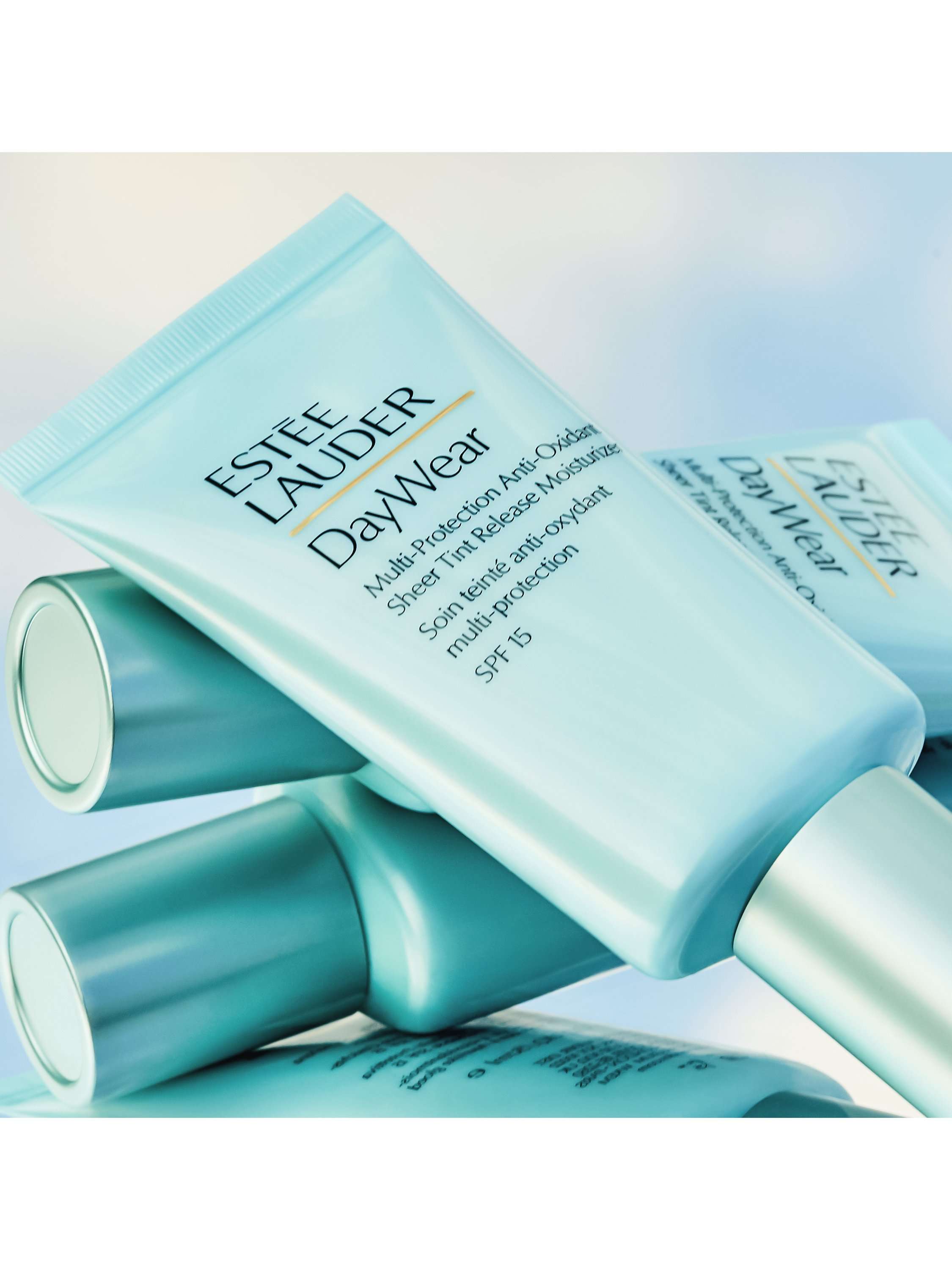 DayWear Sheer Tint Release Advanced Multi-Protection Anti-Oxidant Moisturiser SPF 15, 50ml