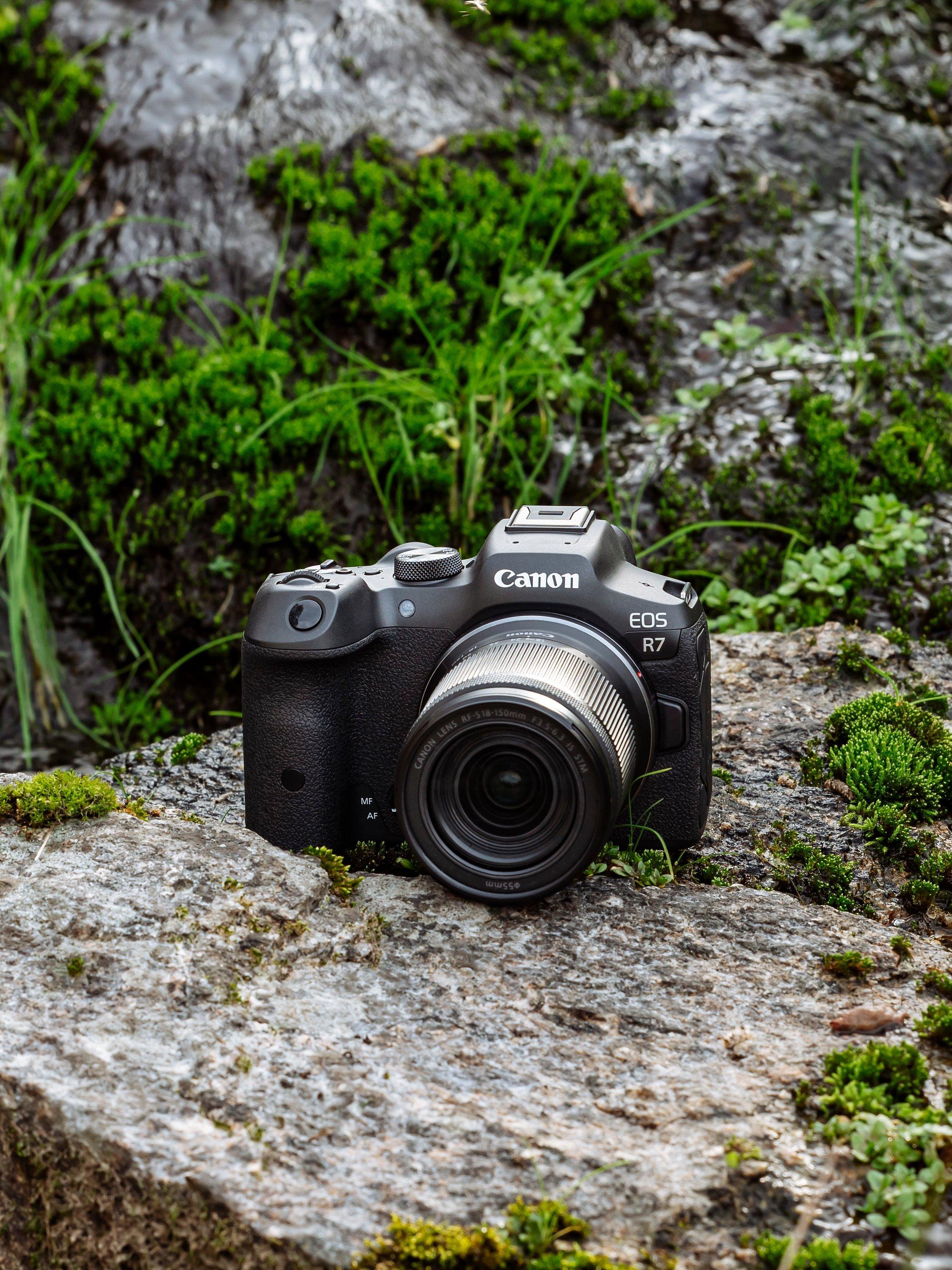 EOS R7 Compact System Camera with RF-S 18-150mm Zoom Lens, 4K Ultra HD, 32.5MP, Wi-Fi, Bluetooth, OLED EVF, 3" Vari-Angle Touch Screen