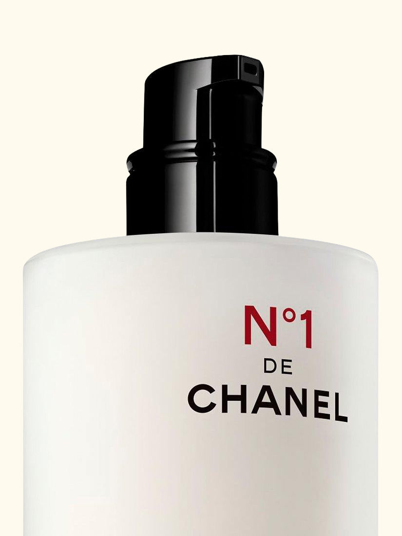 N°1 De CHANEL Revitalizing Essence Lotion Plumps - Unifies - Illuminates Bottle, 100ml