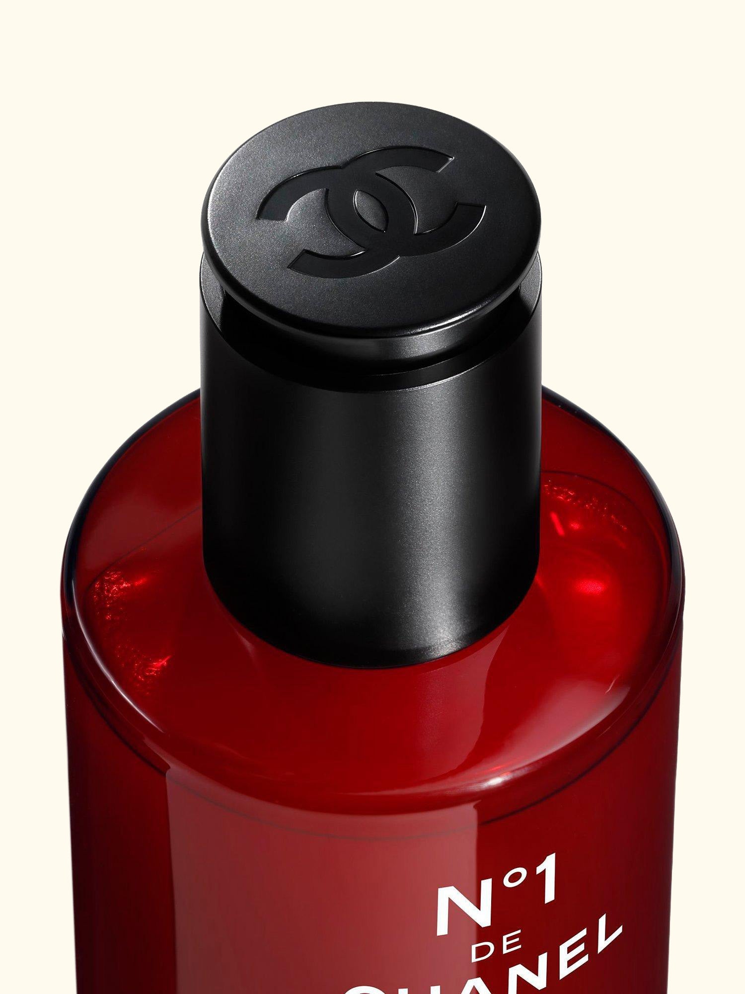 N°1 De CHANEL Revitalising Serum Prevents And Corrects The Appearance Of The 5 Signs Of Ageing Bottle