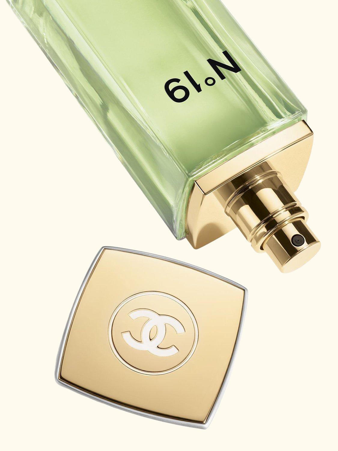 N°19 Eau De Toilette Spray, 100ml