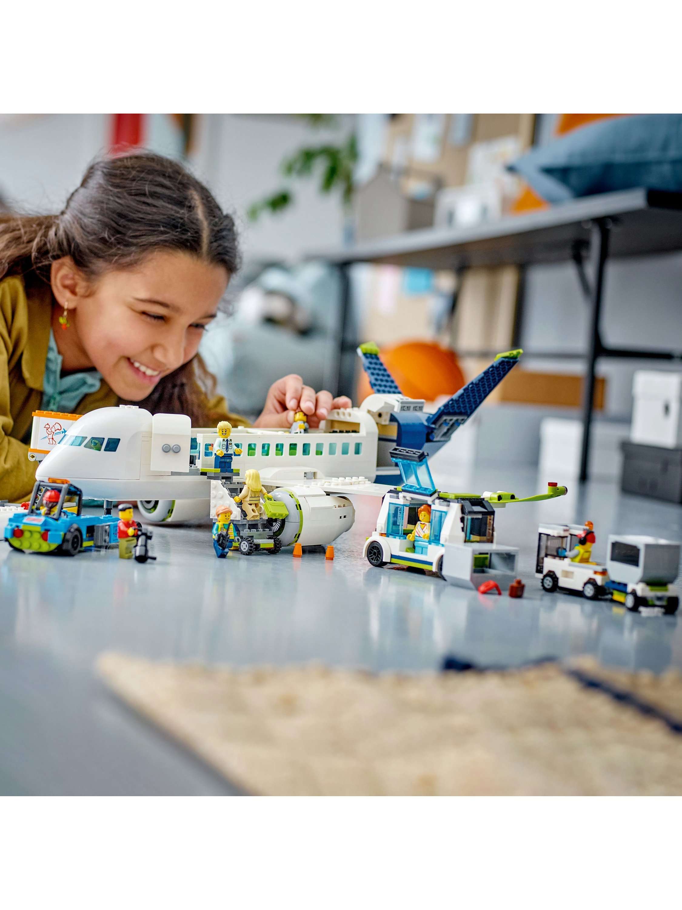 City 60367 Passenger Airplane