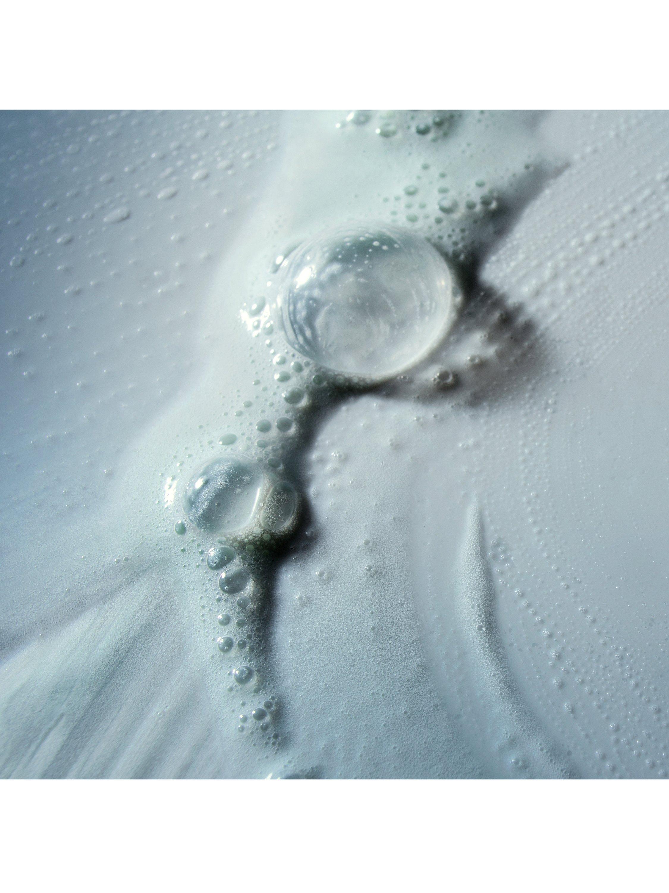 The Essence Foaming Cleanser
