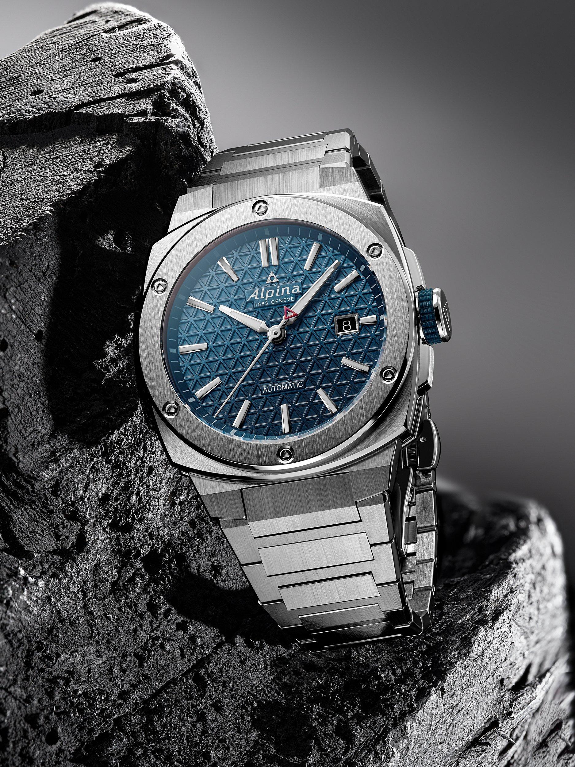 AL-525 Men's Alpiner Extreme Automatic Bracelet Strap Watch