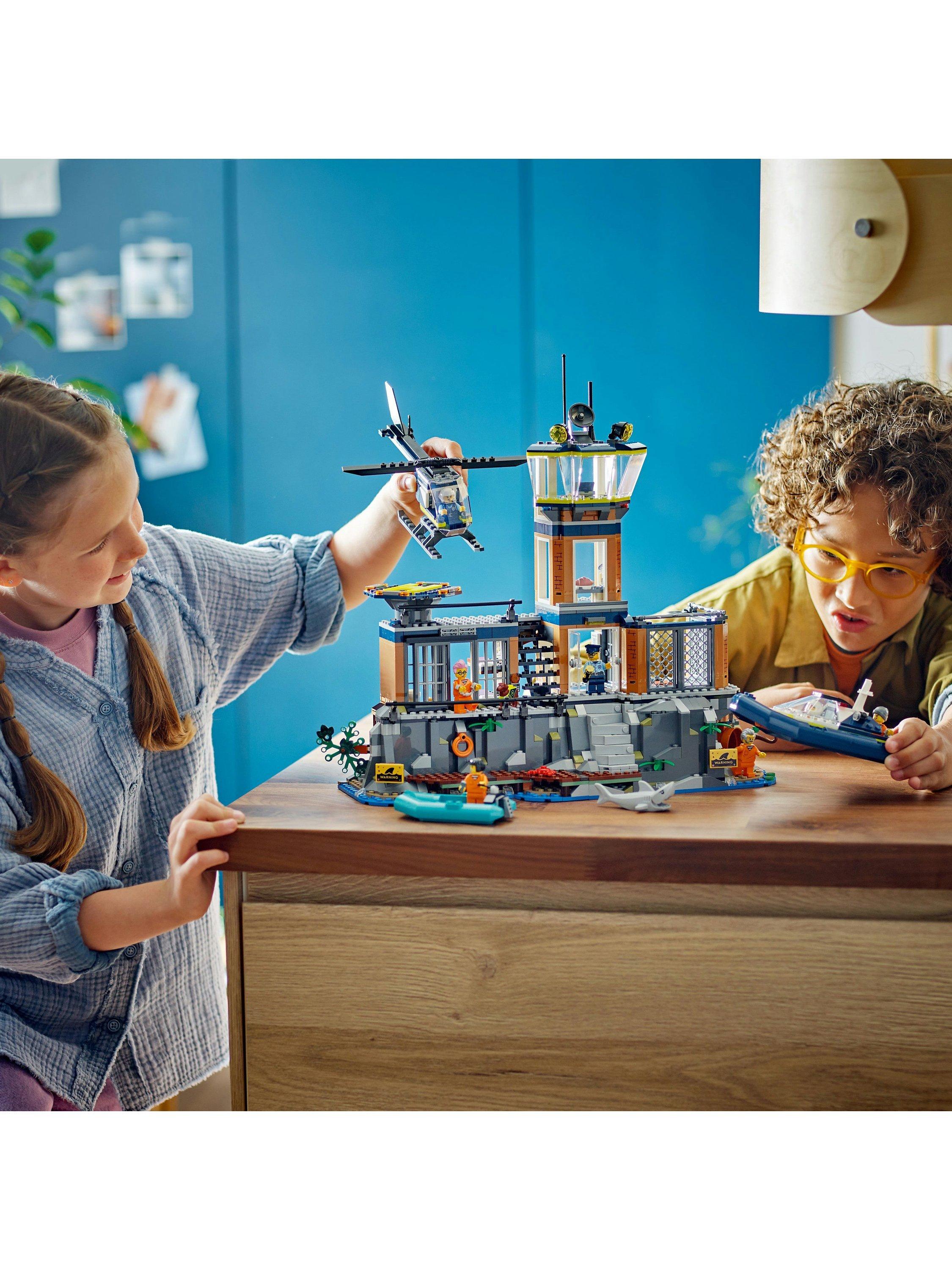 City Police Prison Island with Helicopter Toy 60419