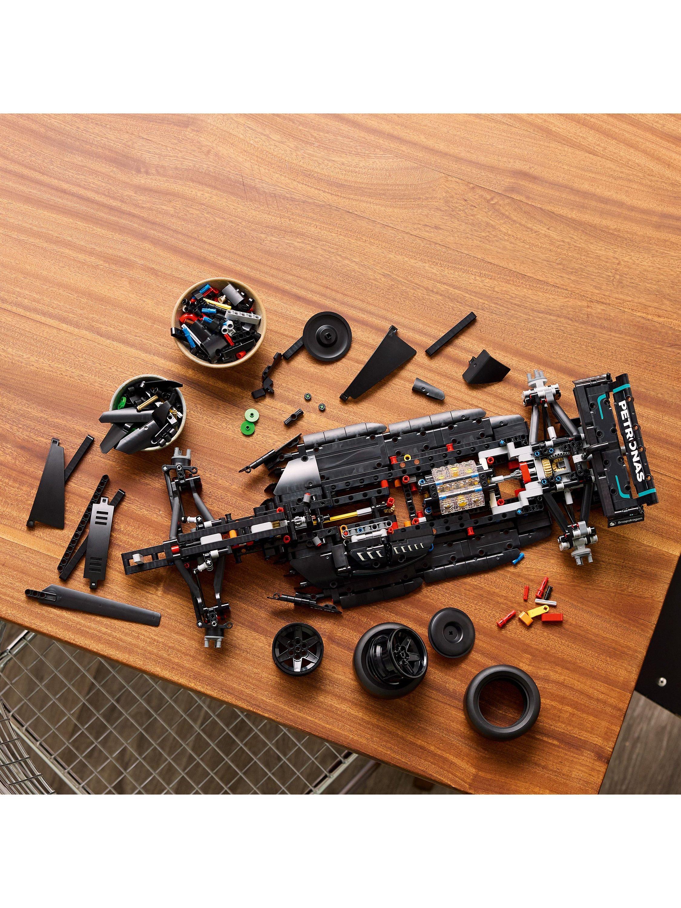Technic Mercedes-AMG F1 W14 E Performance Set 42171