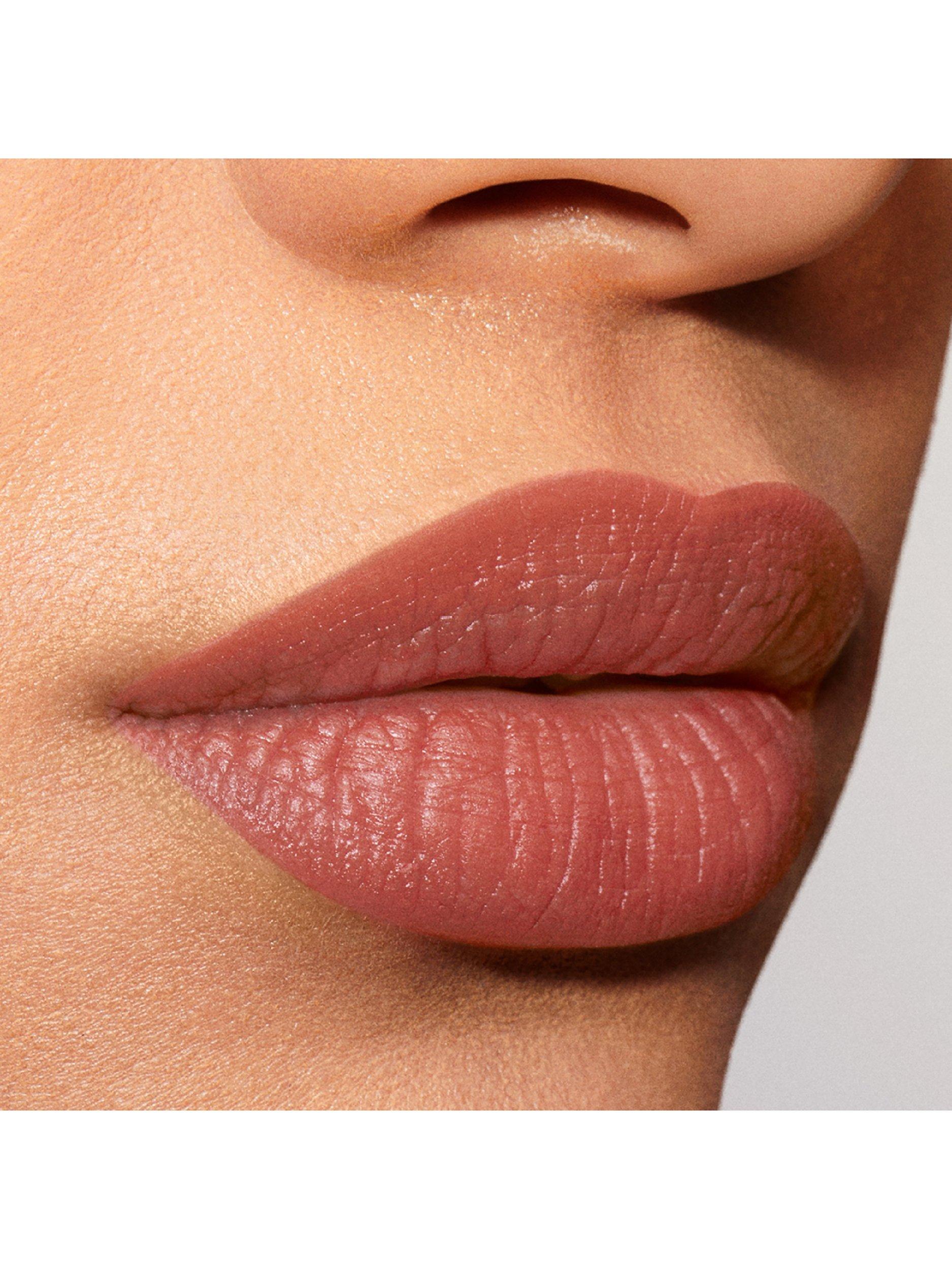 Pure Colour Explicit Silk Matte Lipstick