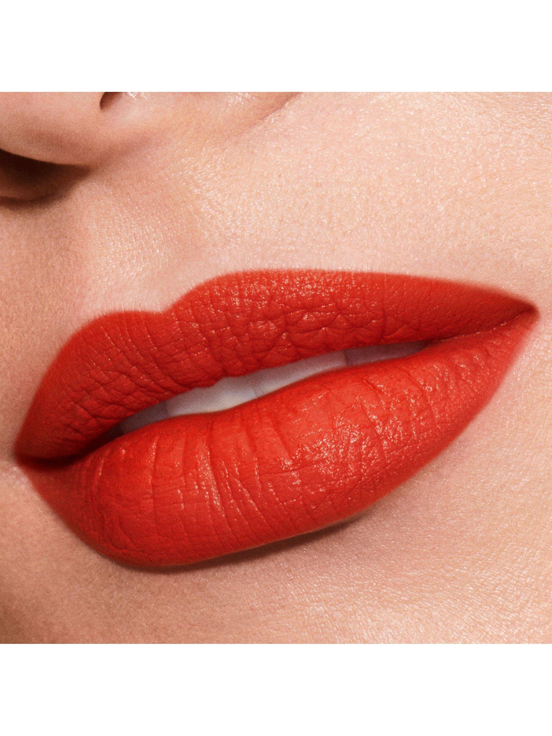 Pure Colour Explicit Silk Matte Lipstick