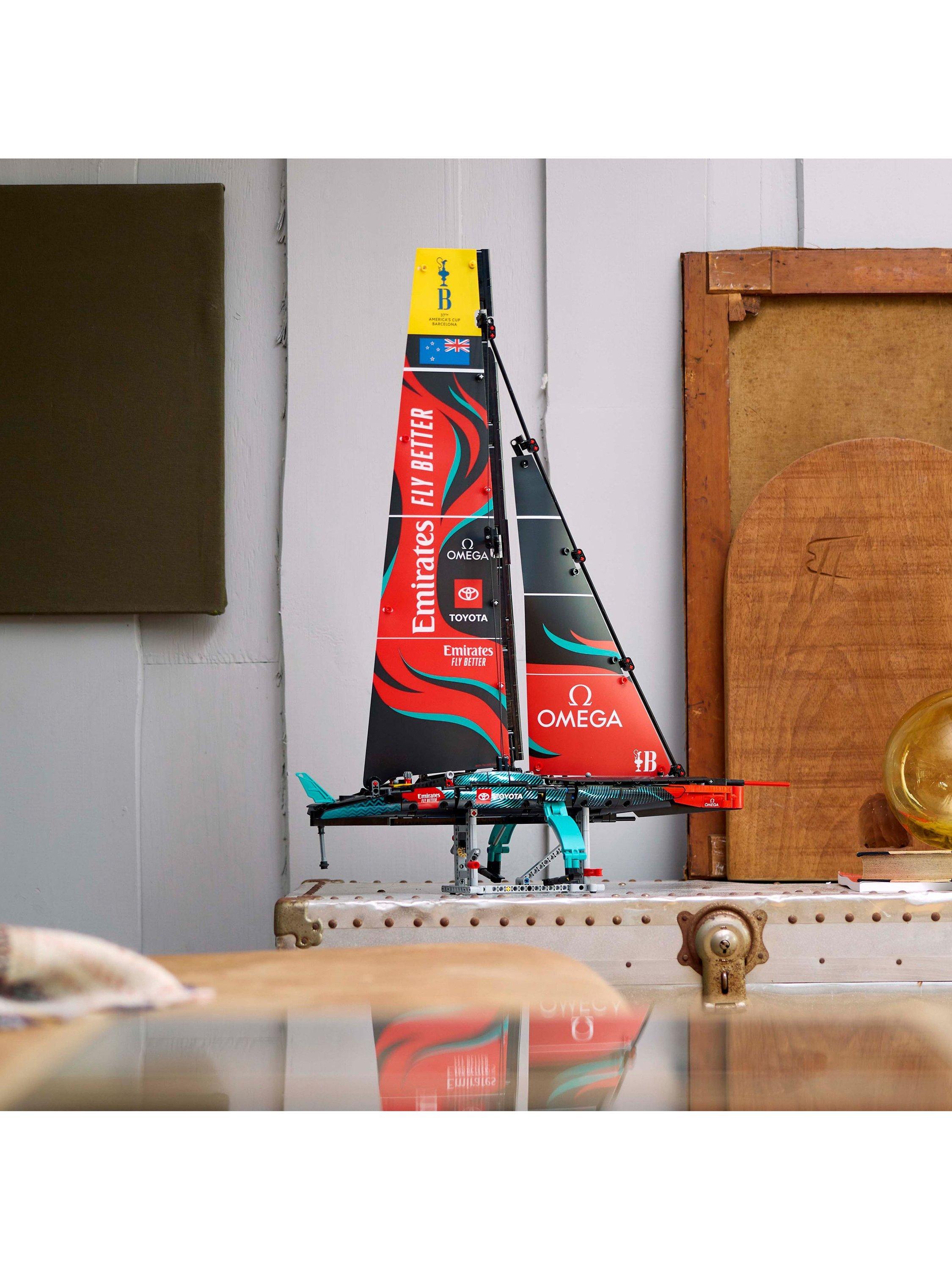 Technic Emirates Team New Zealand AC75 Yacht Set 42174