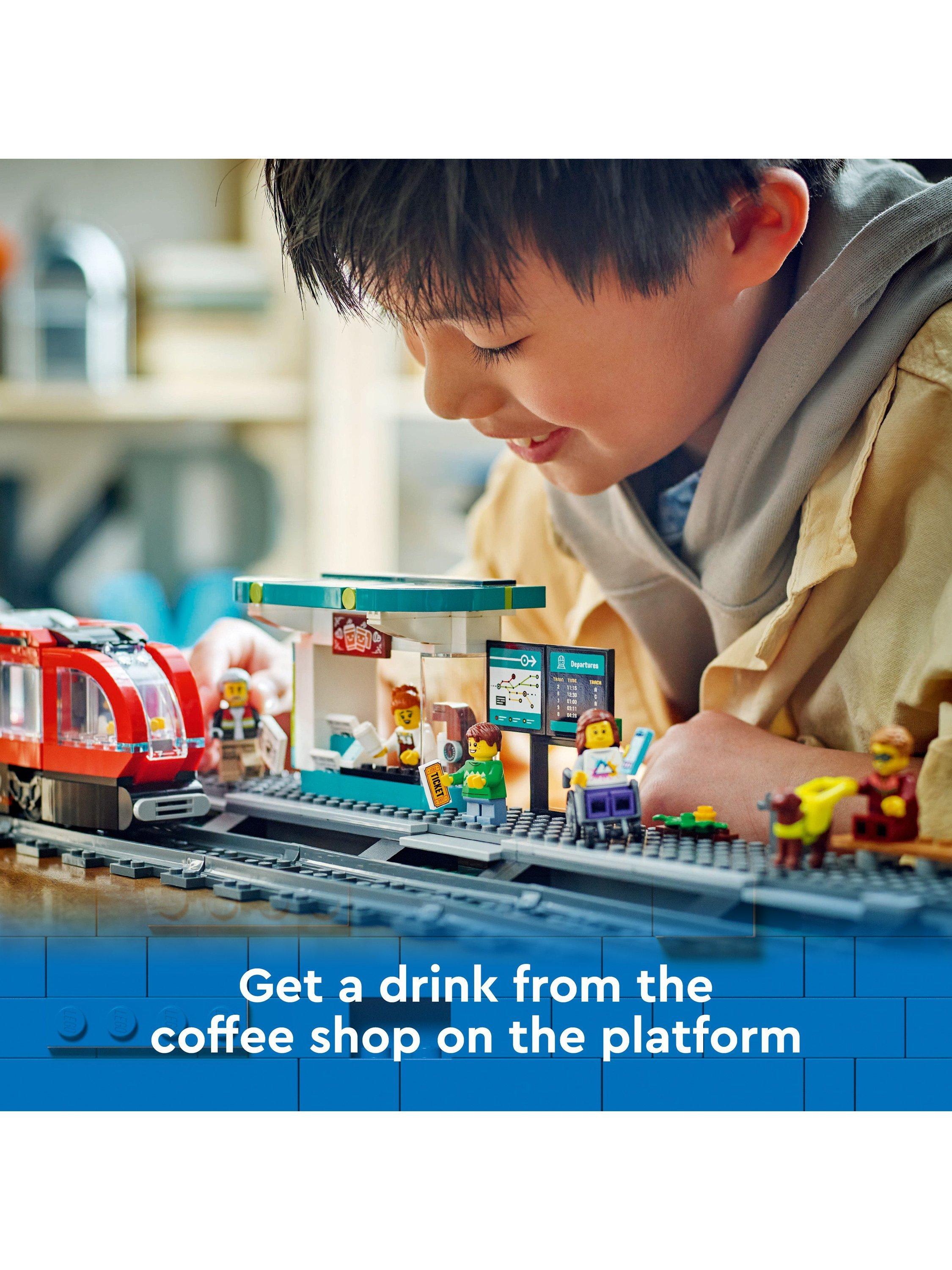 City Downtown Tram and Station Building Toy Set 60423