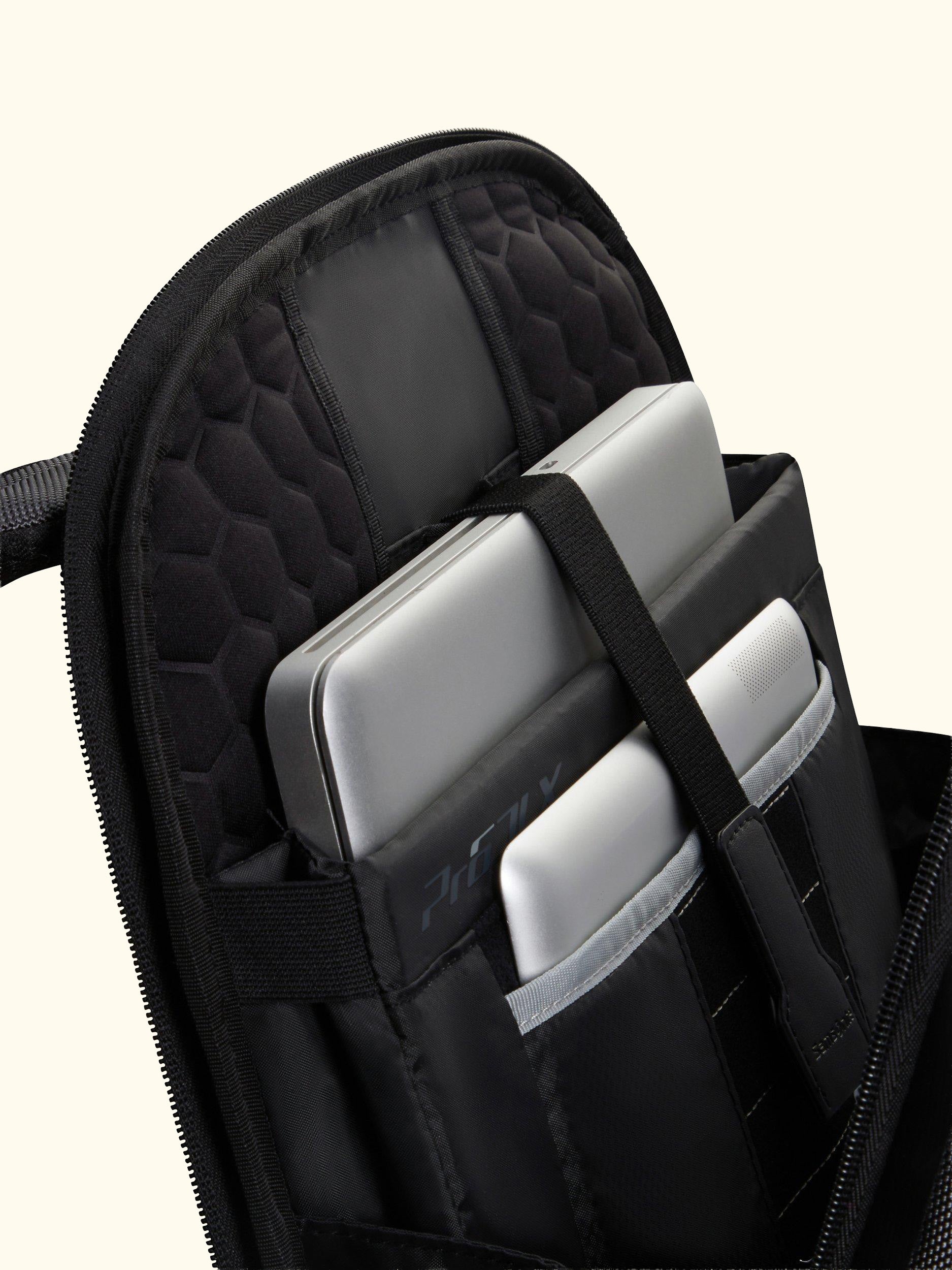Pro-DLX  6 15.6" Backpack