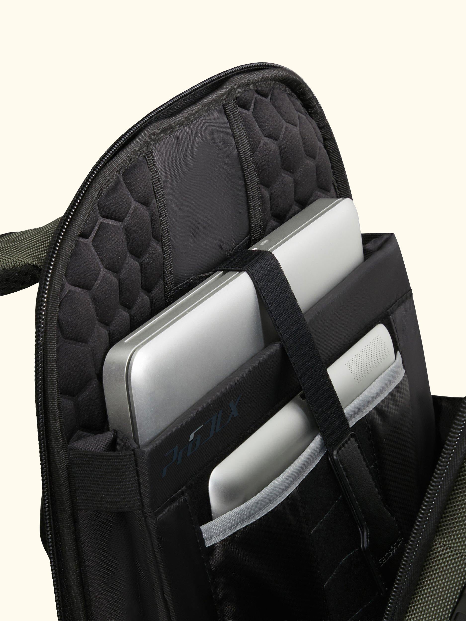 Pro-DLX  6 15.6" Backpack