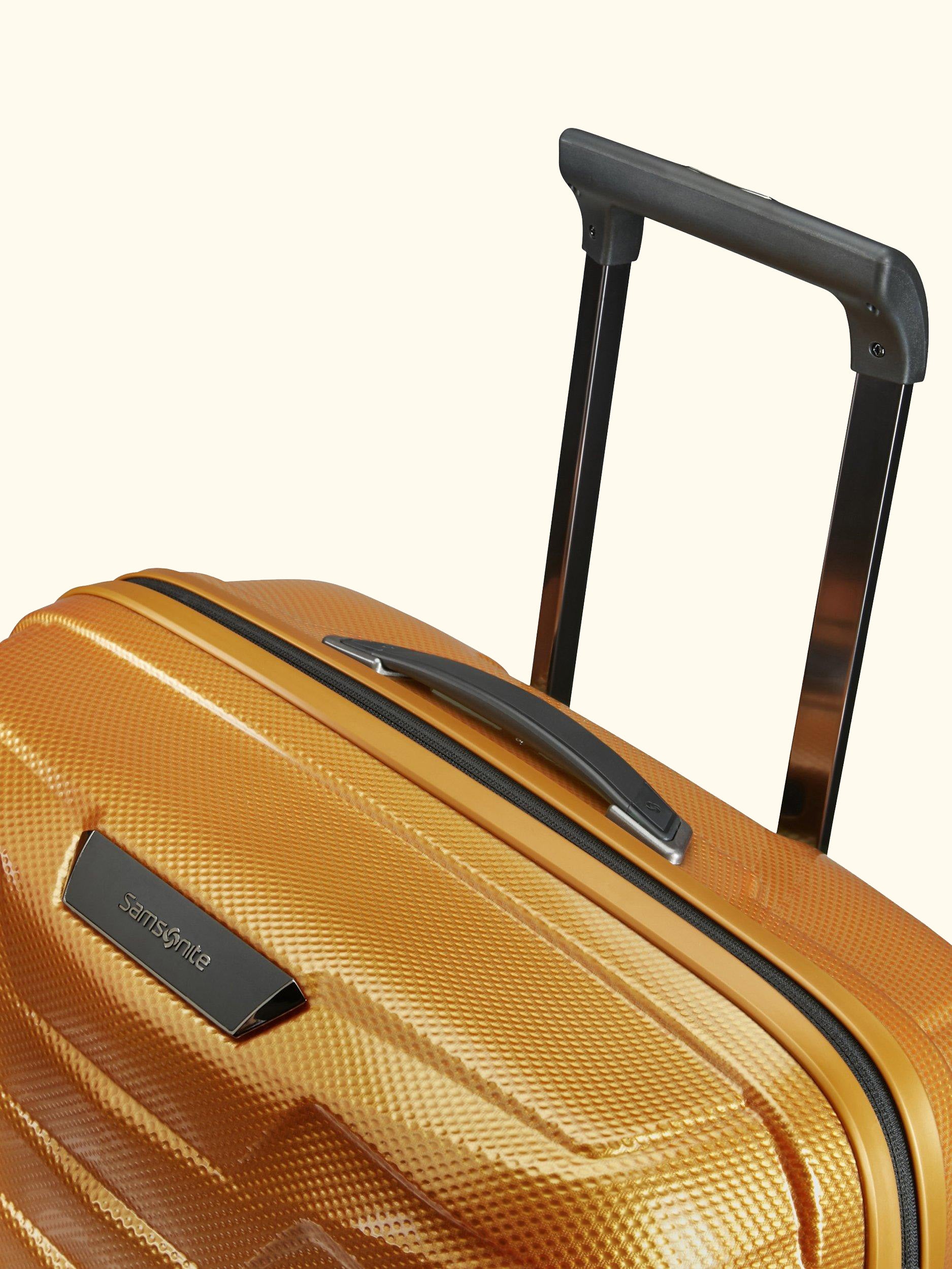 Proxis 4-Wheel 69cm Medium Suitcase