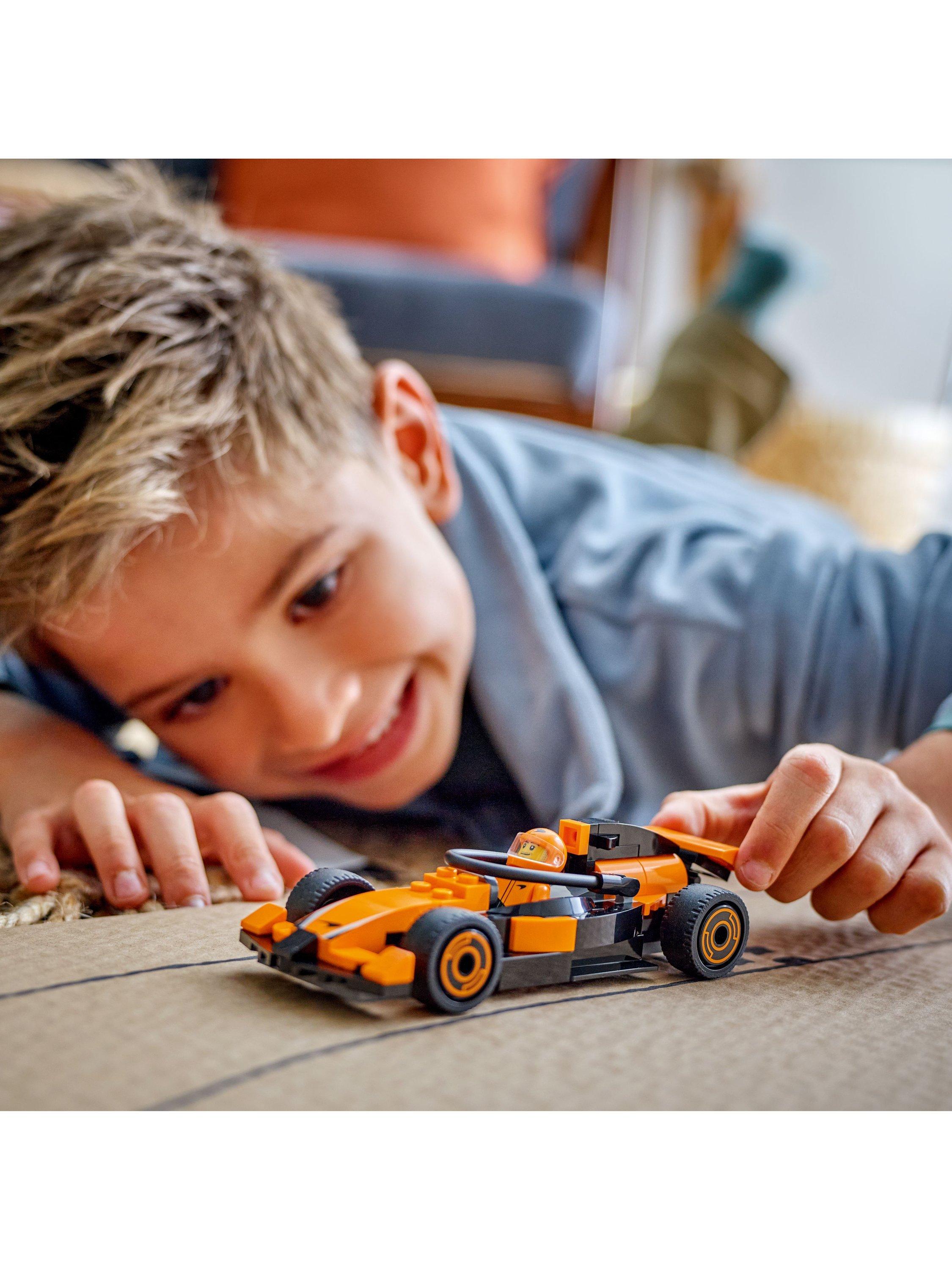 City F1 Driver with McLaren Race Car Toy Playset 60442