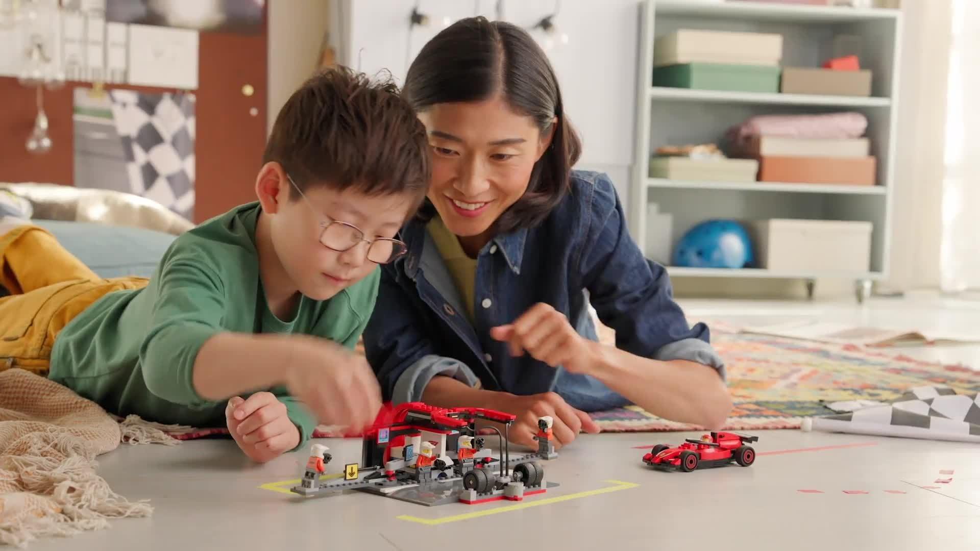 City F1 Pit Stop & Pit Crew with Ferrari Car Toy 60443