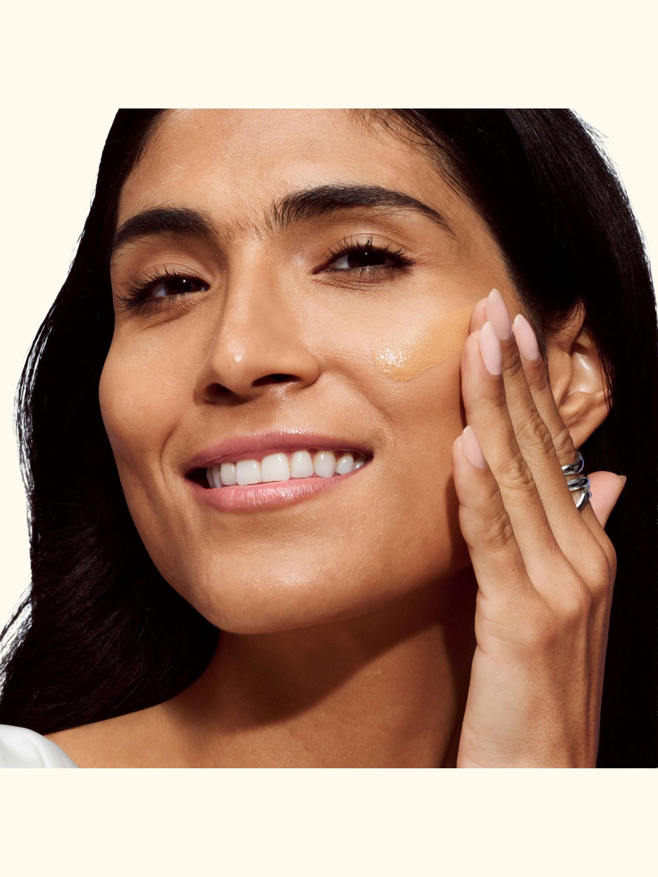 Even Better Clinical Vitamin Makeup SPF 50