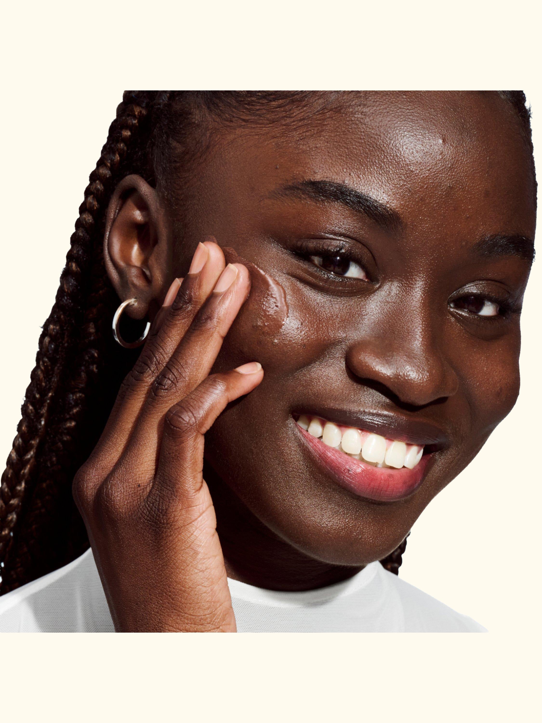 Even Better Clinical Vitamin Makeup SPF 50