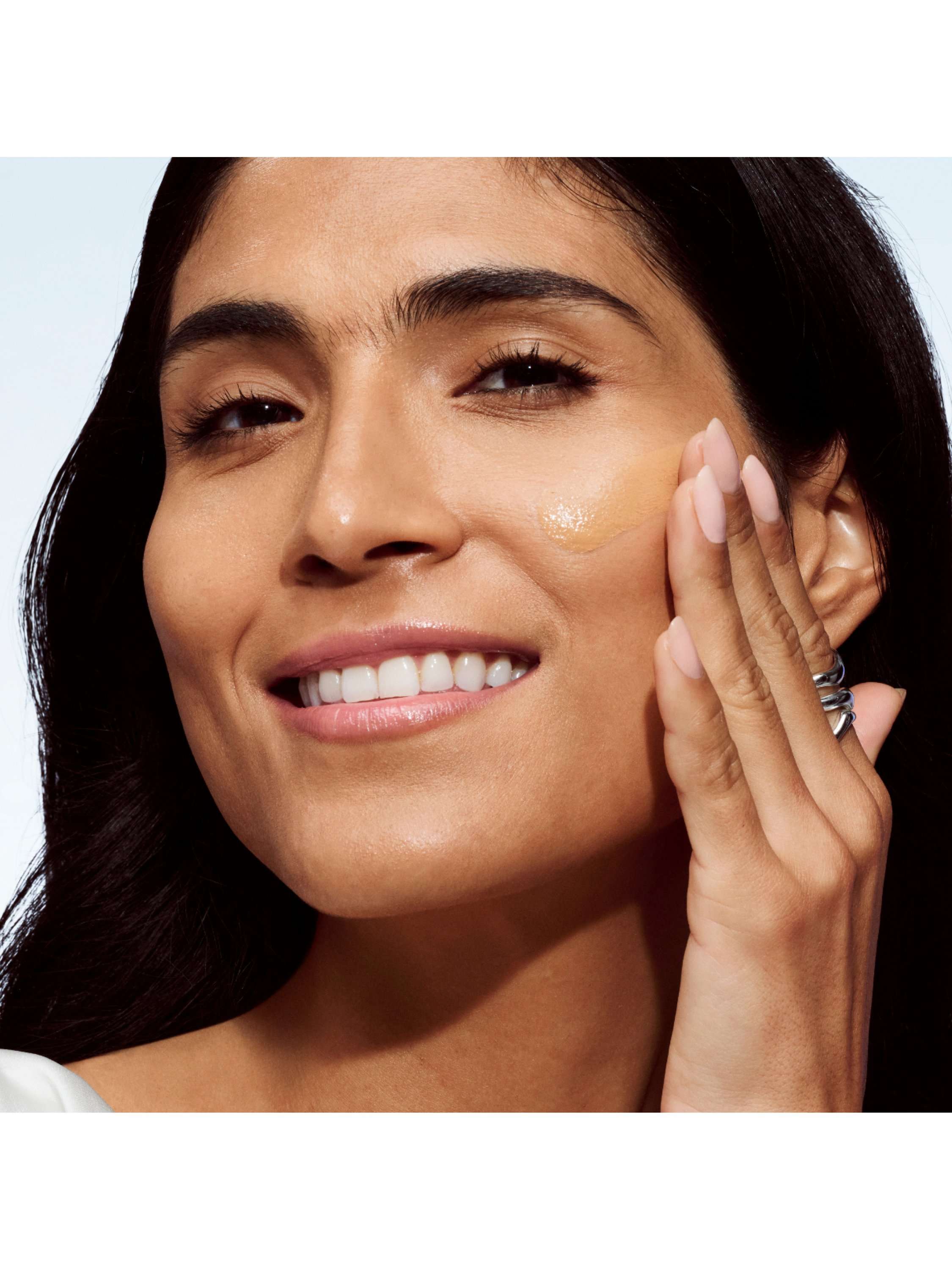 Even Better Clinical Vitamin Makeup SPF 50