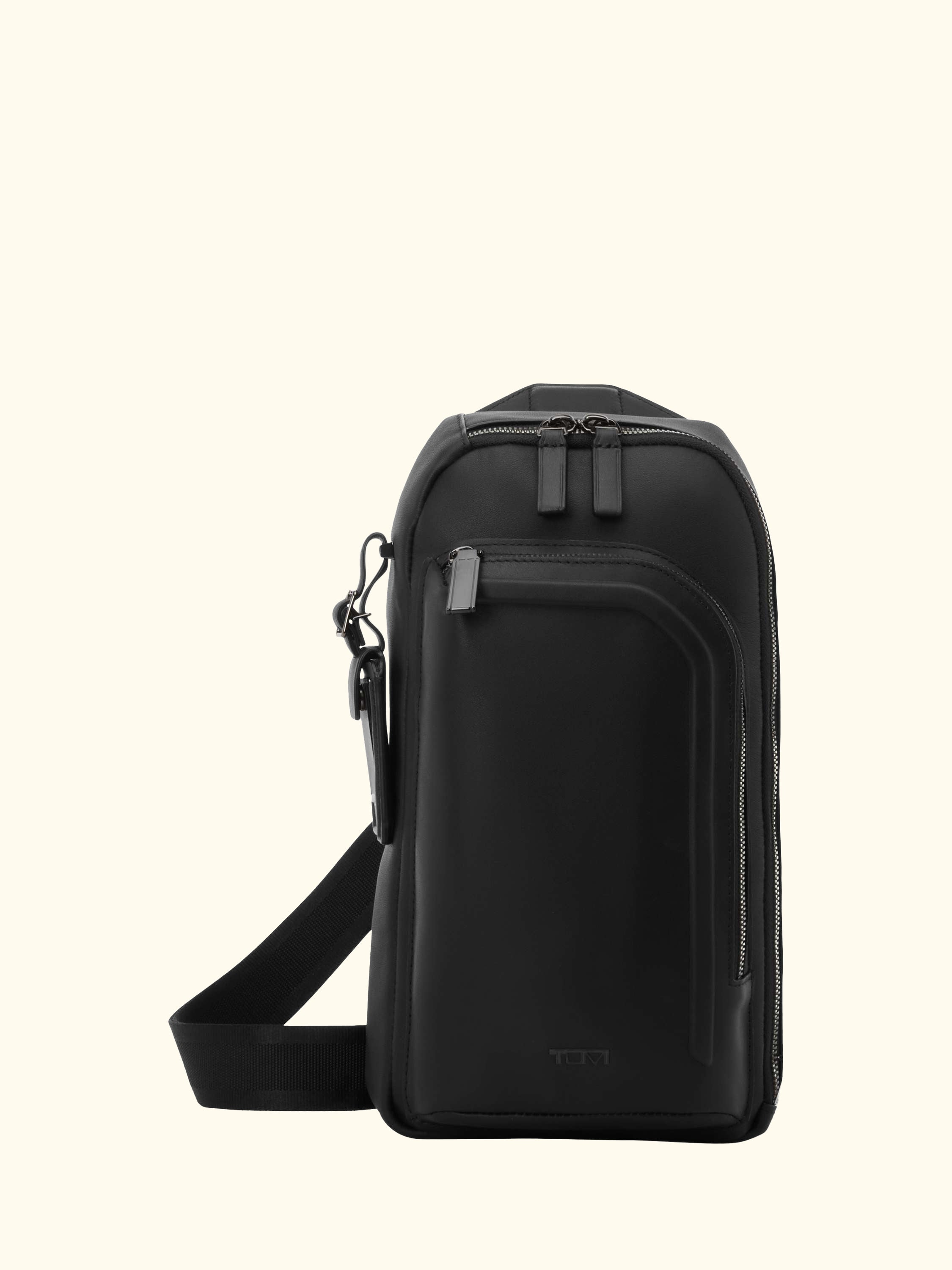 Gregory Leather Sling Bag, 12.5L, Black Bombe