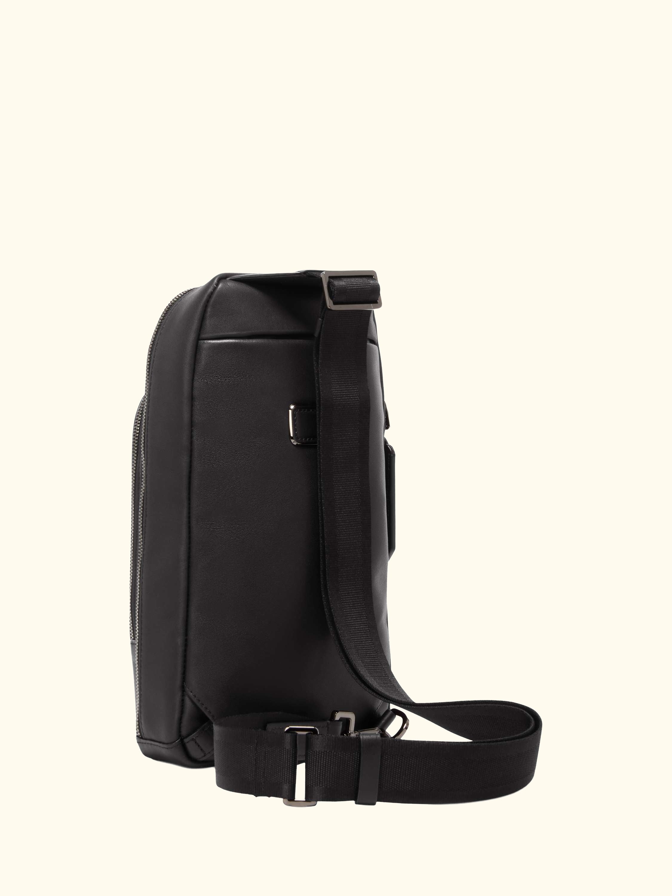 Gregory Leather Sling Bag, 12.5L, Black Bombe