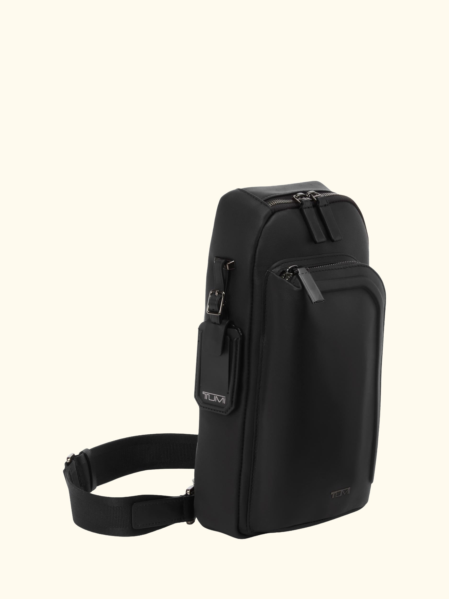 Gregory Leather Sling Bag, 12.5L, Black Bombe