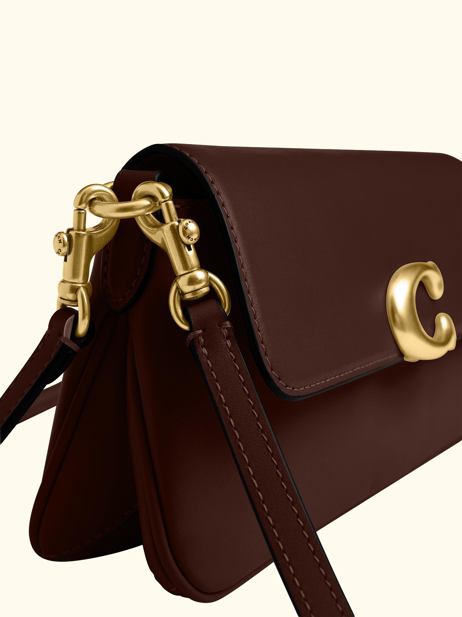 Jet Leather Shoulder Bag