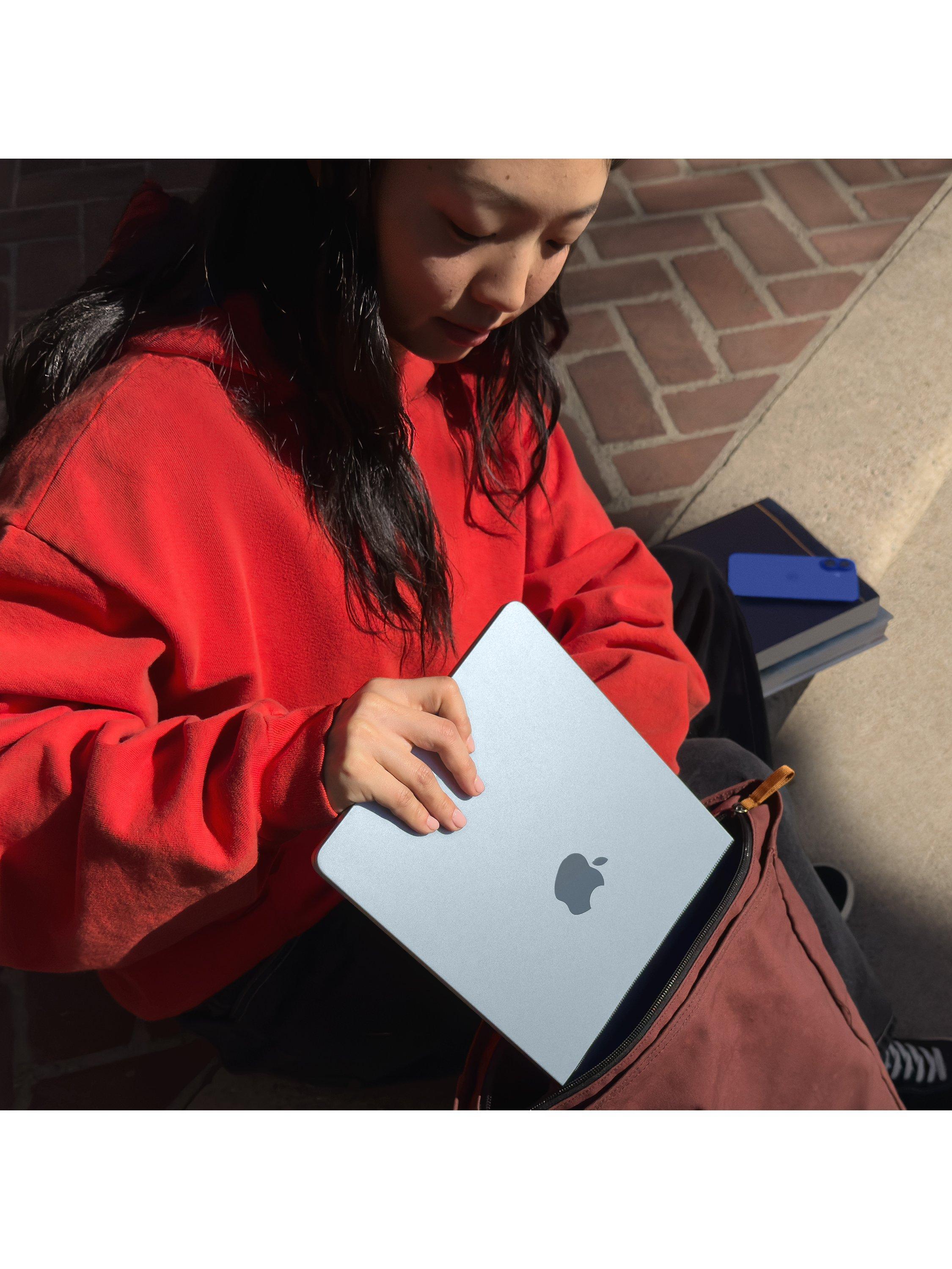 2025 Apple MacBook Air 13.6", M4 Processor, 16GB RAM, 256GB SSD