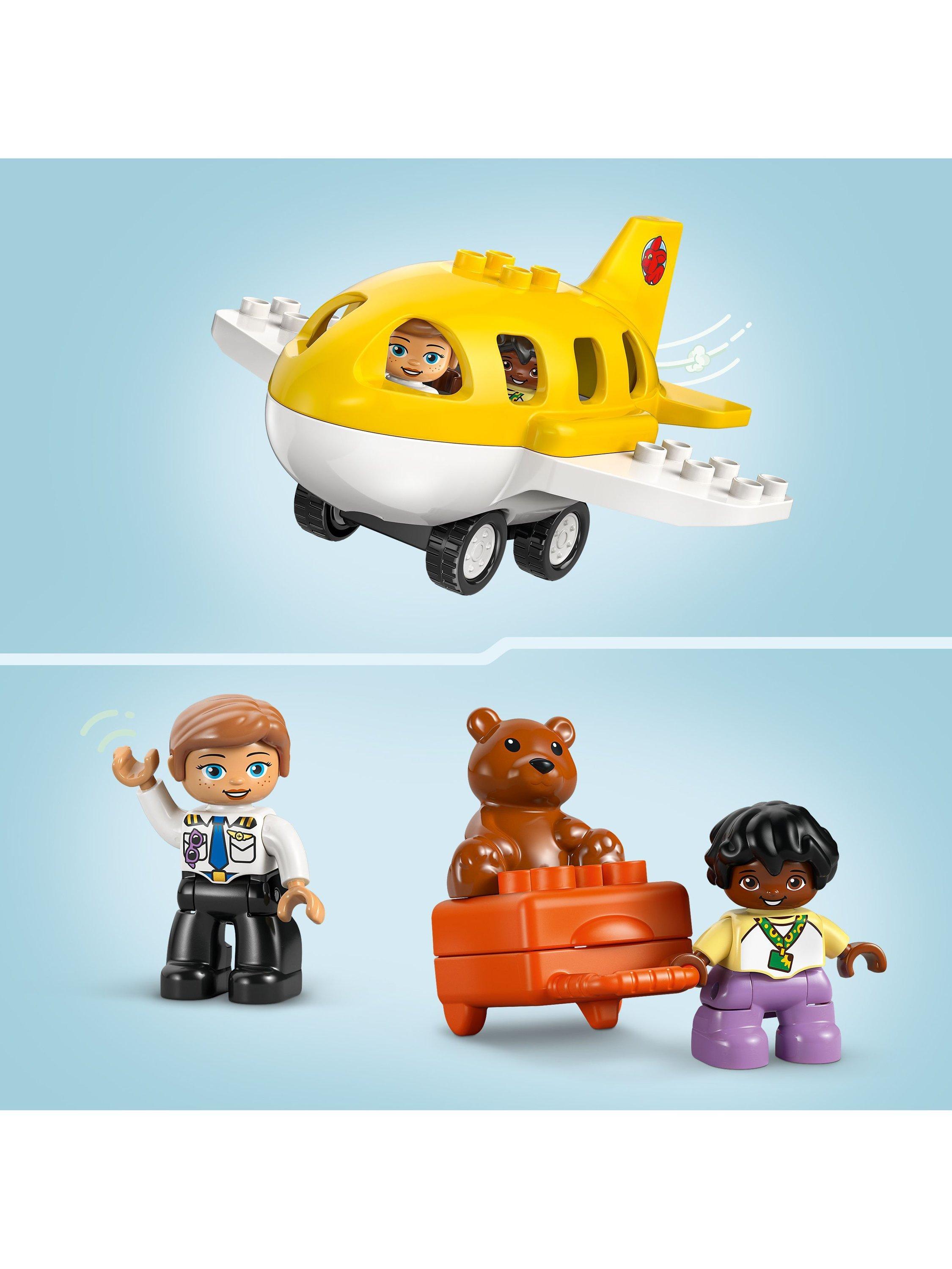 DUPLO 10443 First Time at the Airport