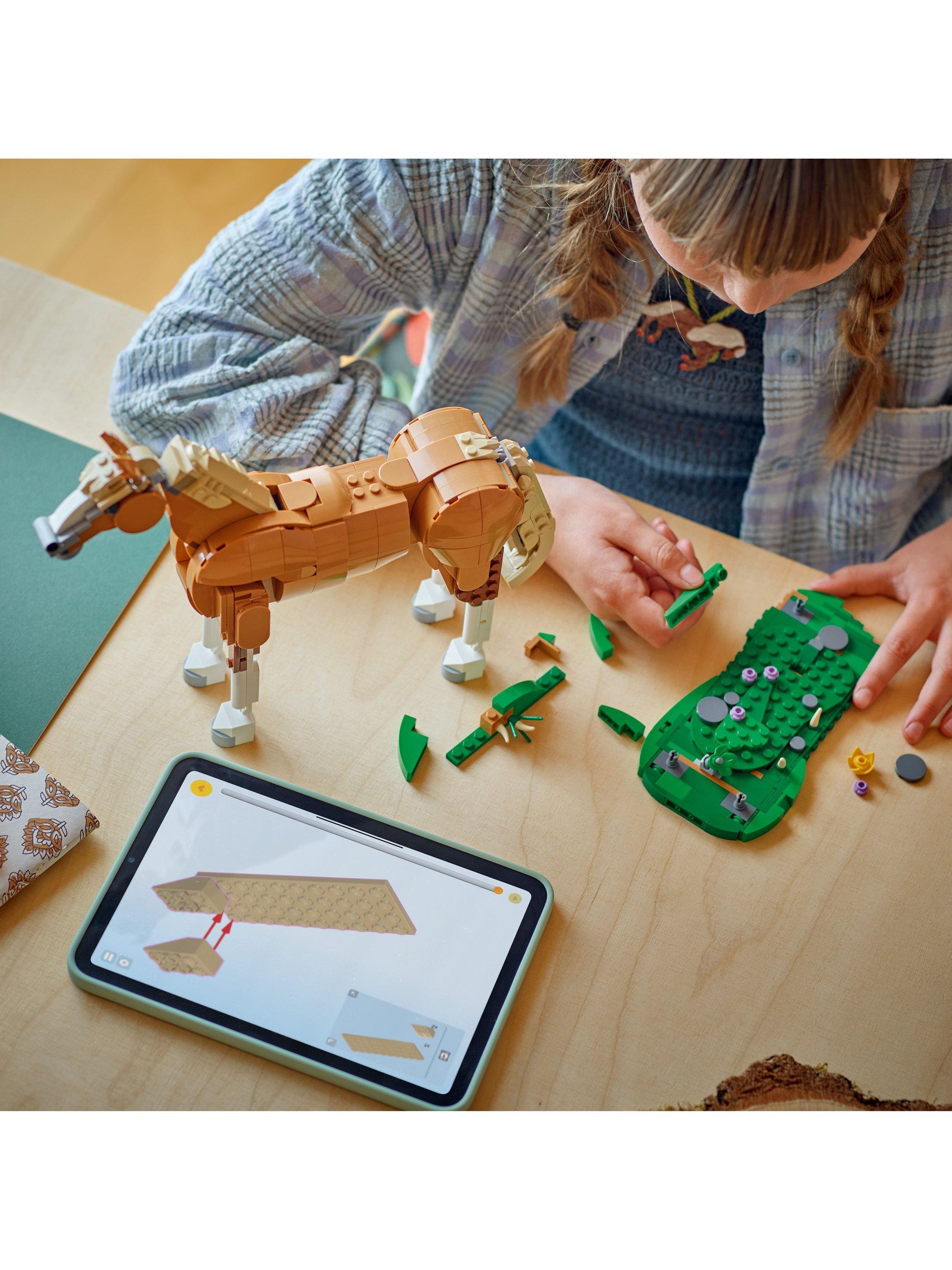 Creator 31166 3-in-1 Beautiful Horse Set
