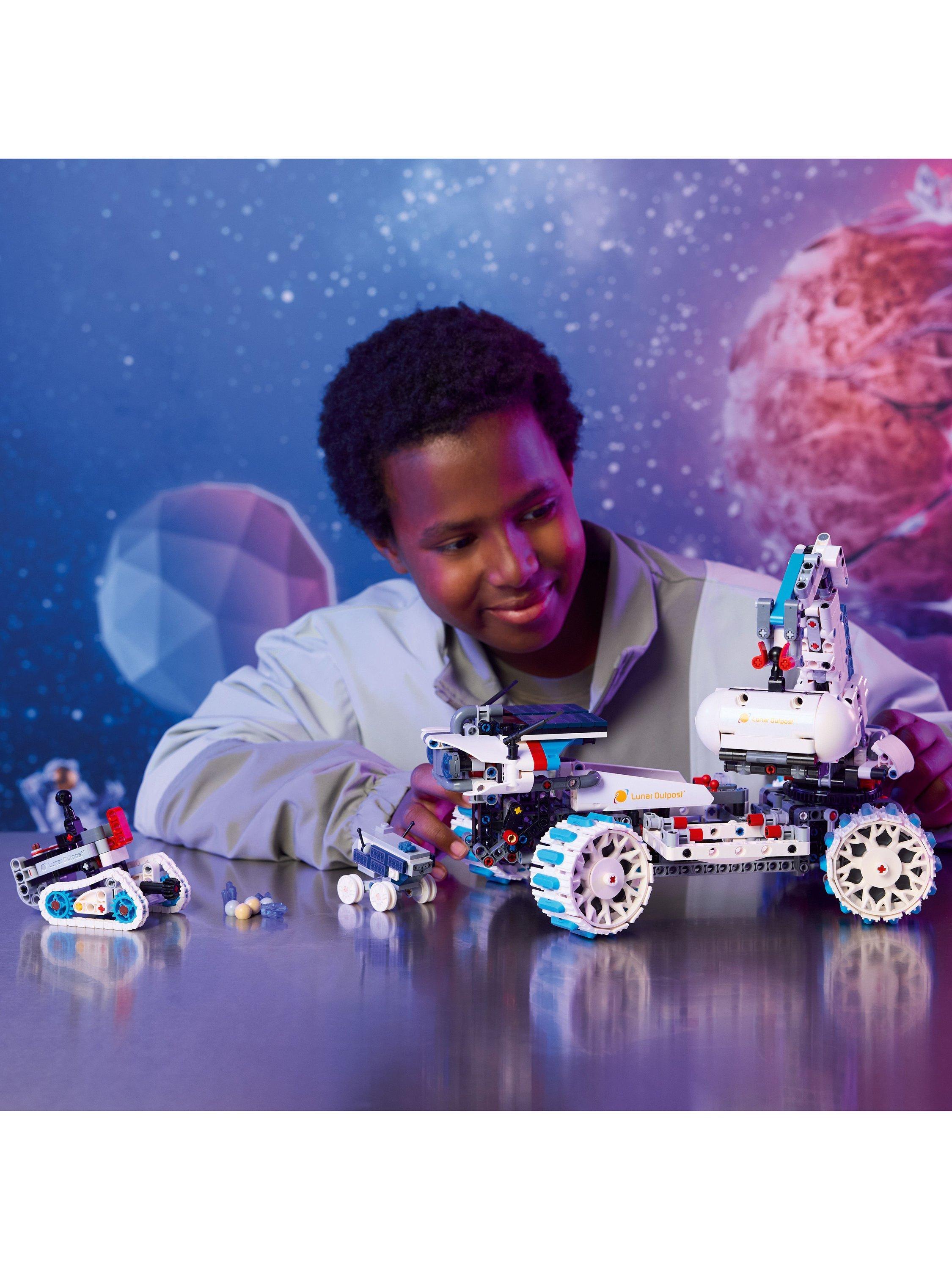Technic 42211 Lunar Outpost Moon Rover Space Vehicle