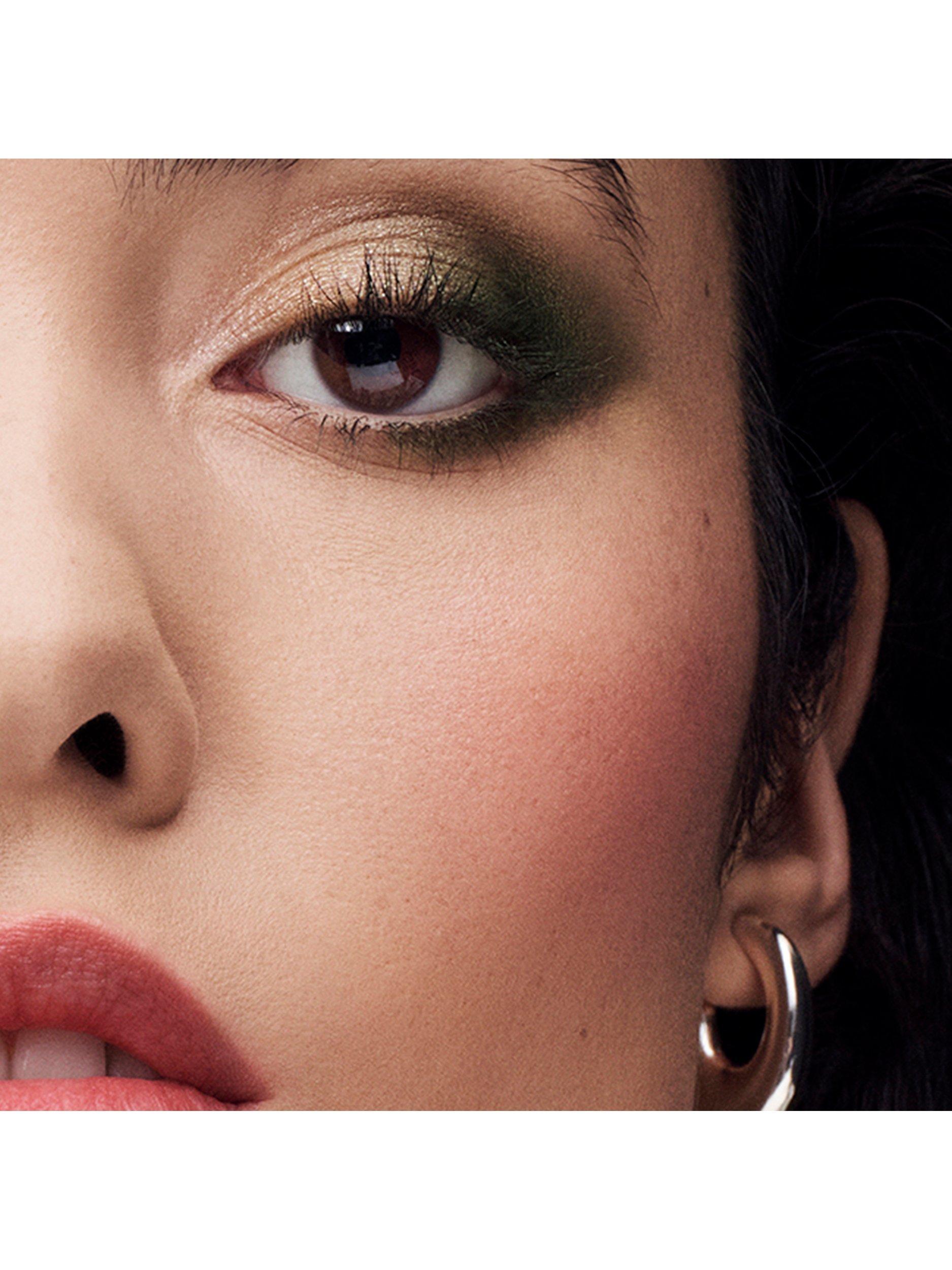 The Sculpting Blush