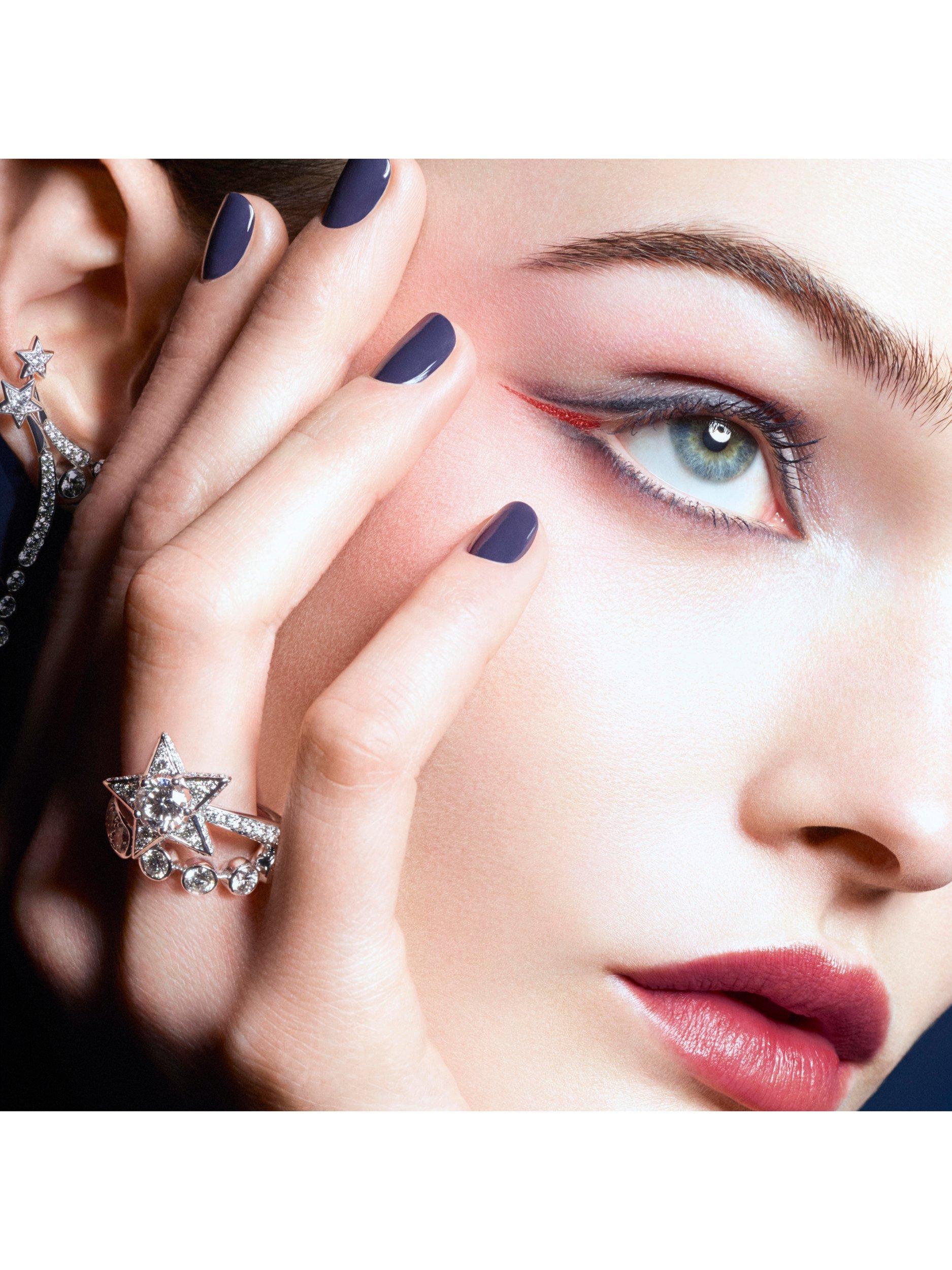 Le Liner De CHANEL High Precision Longwearing and Waterproof Liquid Eyeliner