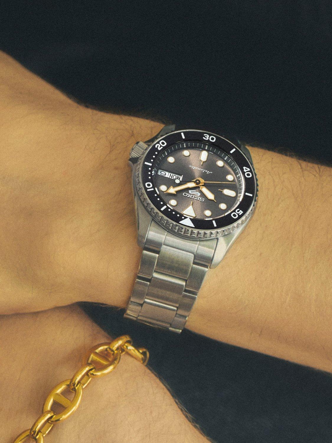 SRPL79K1 Men's 5 Sports Bracelet Strap Watch, Grey
