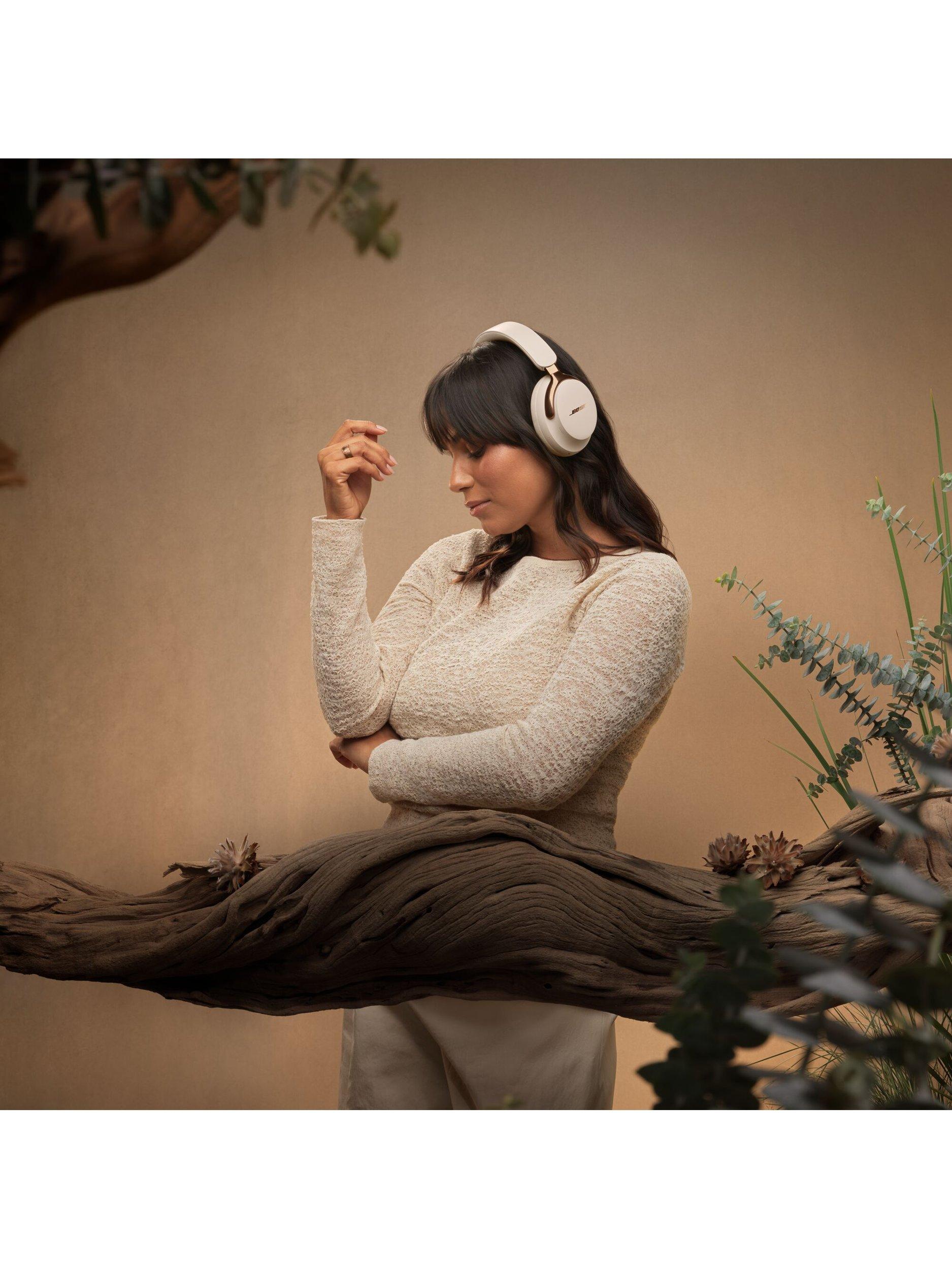 QuietComfort Ultra (2nd Gen) Noise Cancelling Over-Ear Wireless Bluetooth Headphones with Mic/Remote