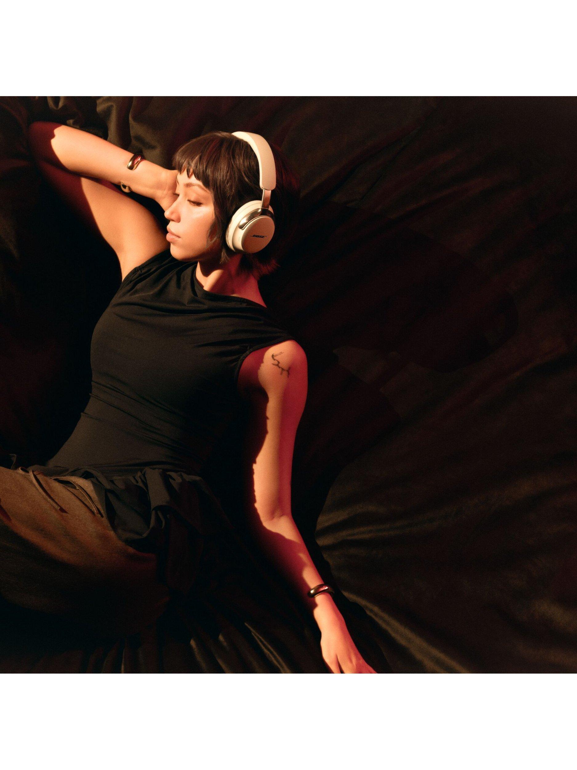 QuietComfort Ultra (2nd Gen) Noise Cancelling Over-Ear Wireless Bluetooth Headphones with Mic/Remote