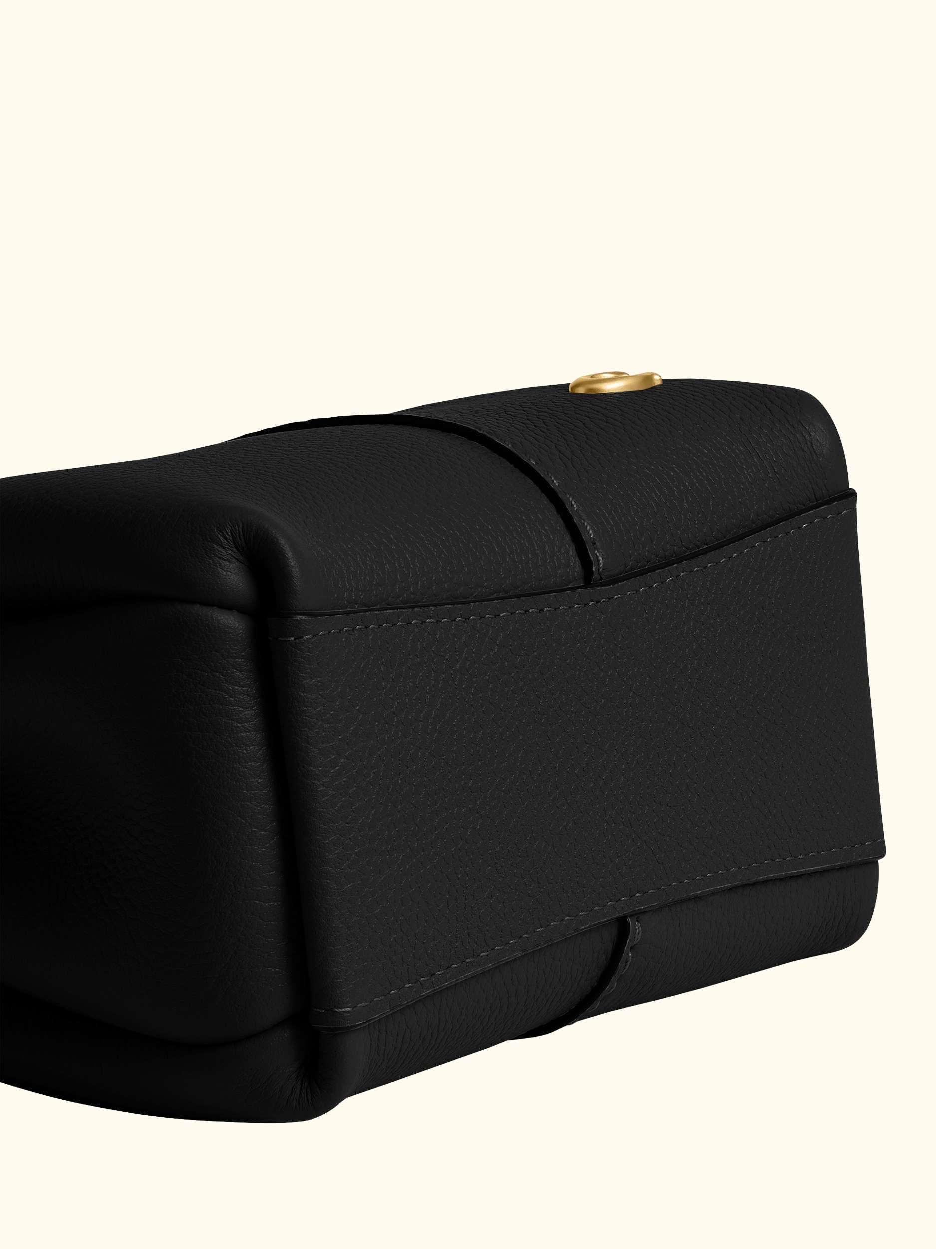 Lana 19 Leather Shoulder Bag, Black