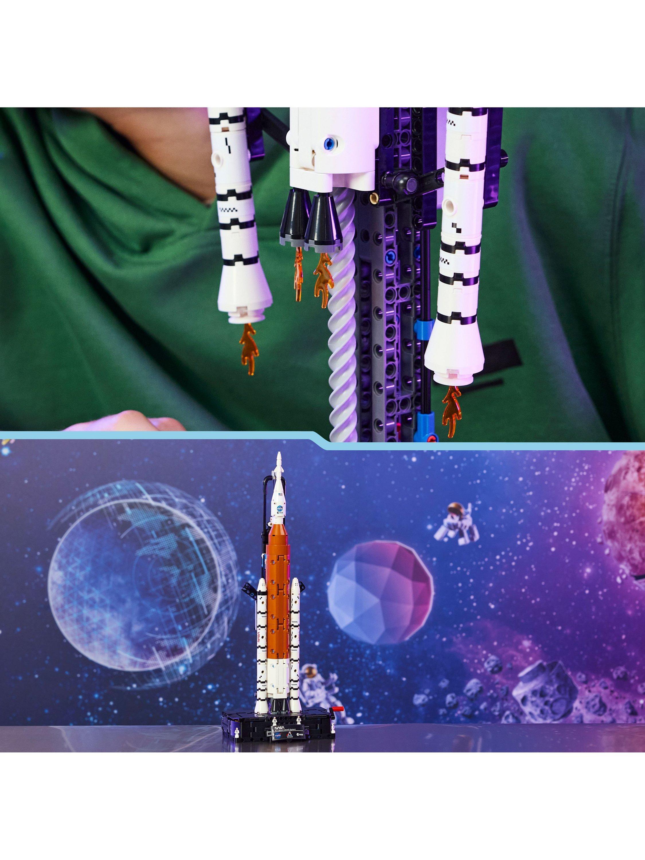 Technic 42221 NASA Artemis Space Launch System Rocket