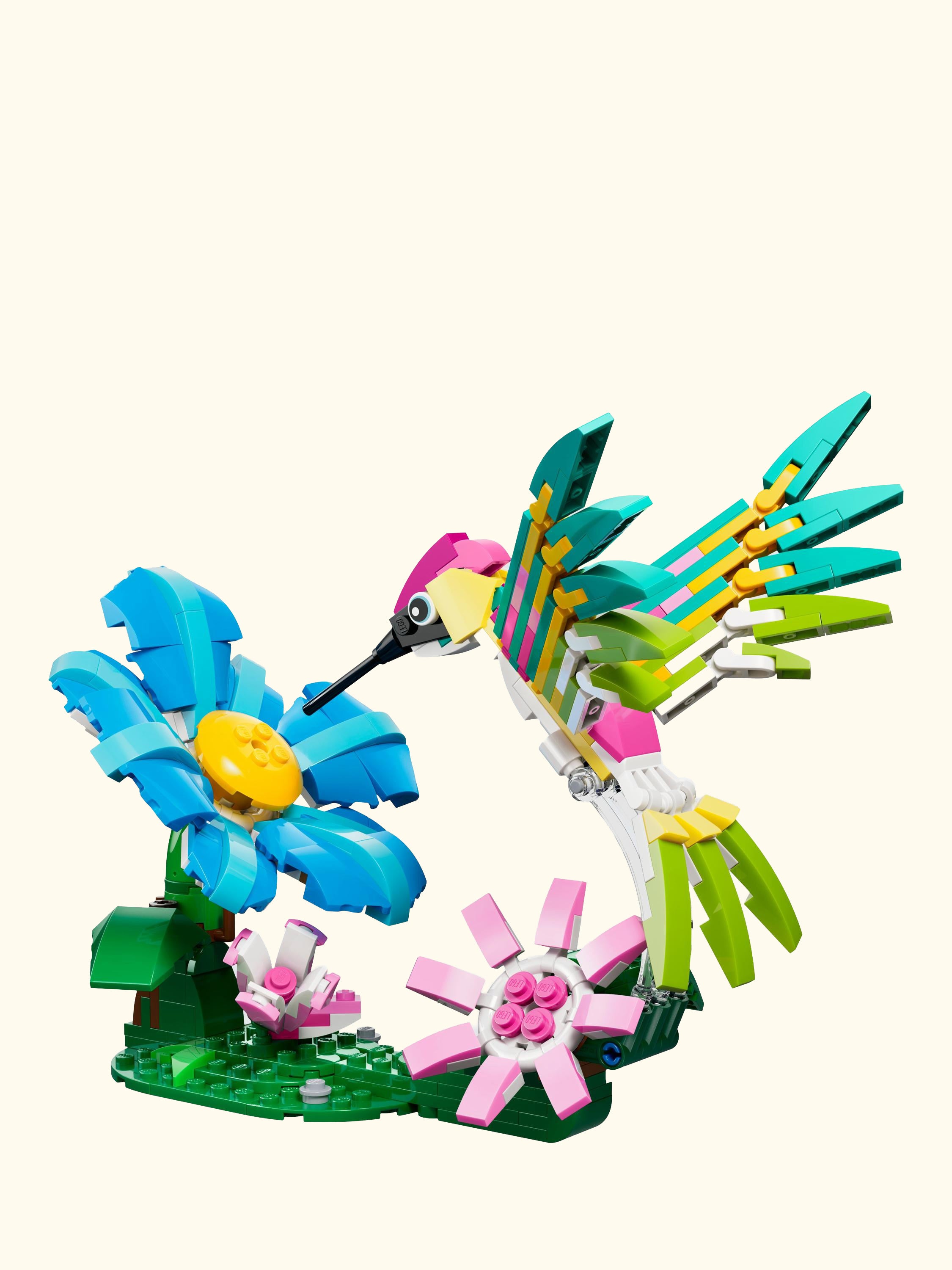 Creator 31384 Wild Animals: Colourful Hummingbird 3-in-1 Building Toy