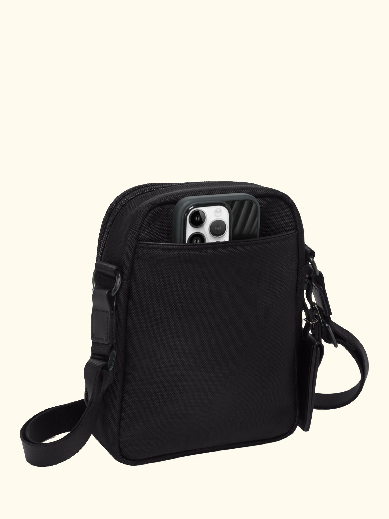 Alpha Medium 15" Briefcase, 30.44L, Black