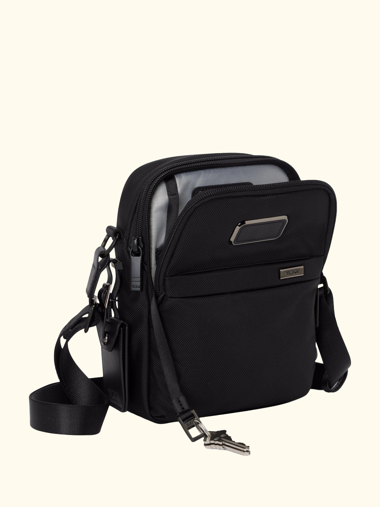 Alpha Medium 15" Briefcase, 30.44L, Black