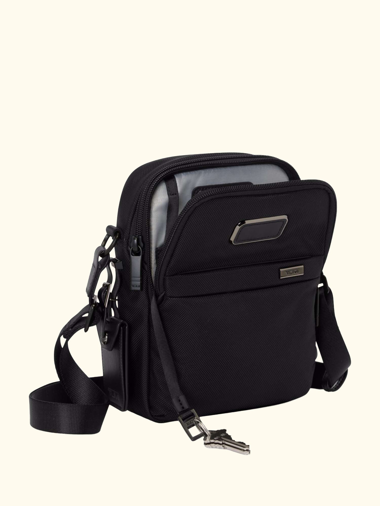 Alpha Medium 15" Briefcase, 30.44L, Black