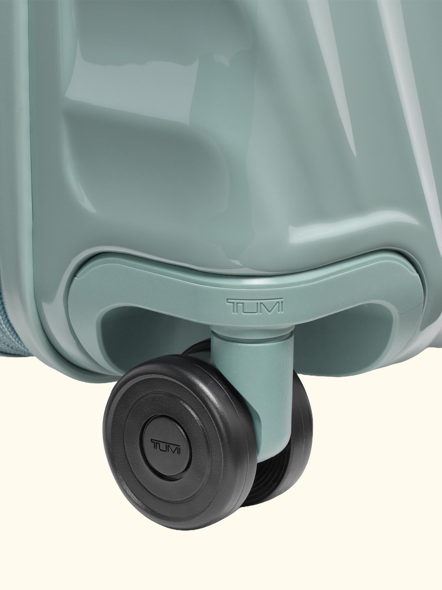 19 Degree Carry On Continental Expandable Cabin Suitcase, 56L