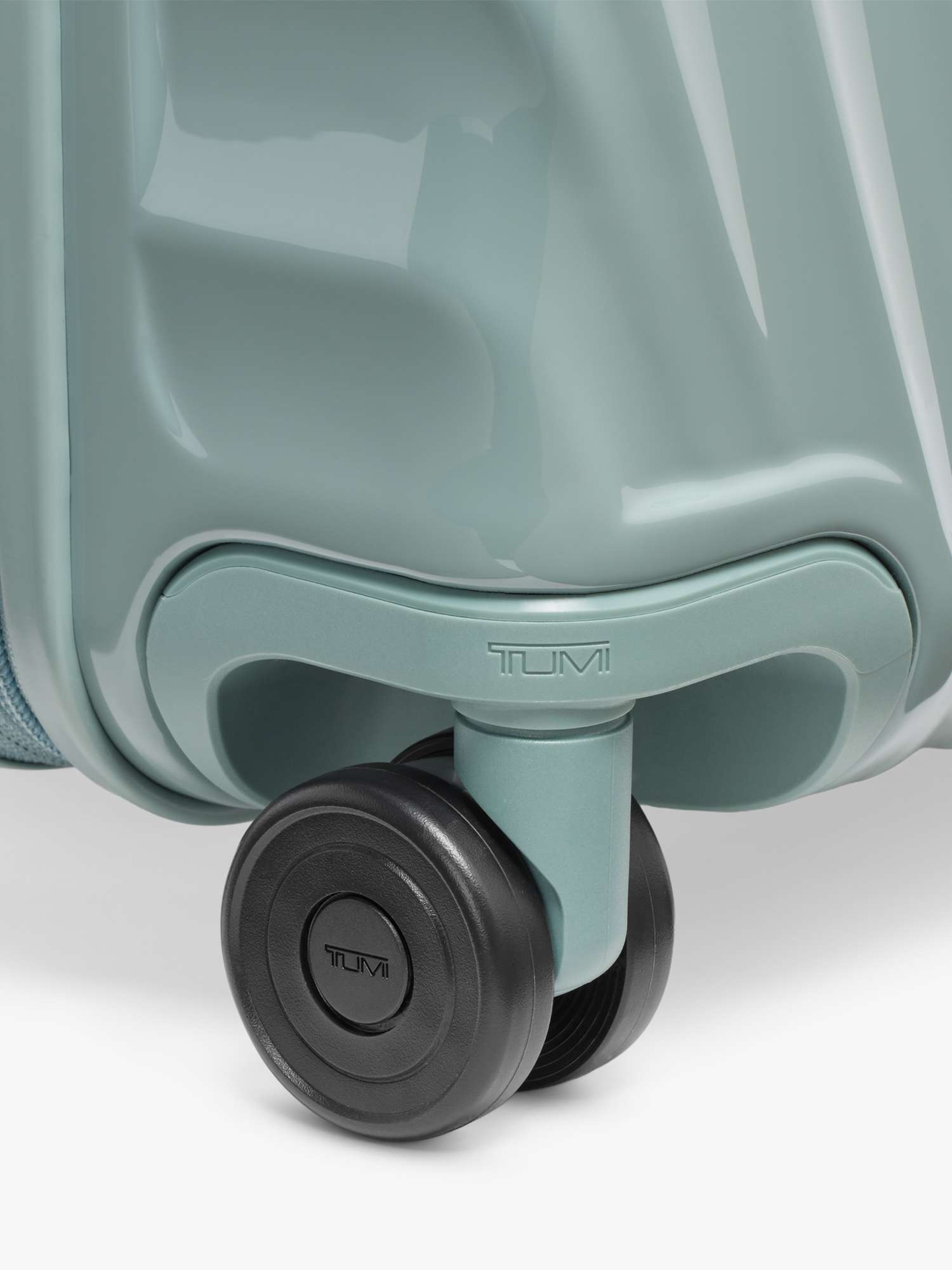 19 Degree Carry On Continental Expandable Cabin Suitcase, 56L
