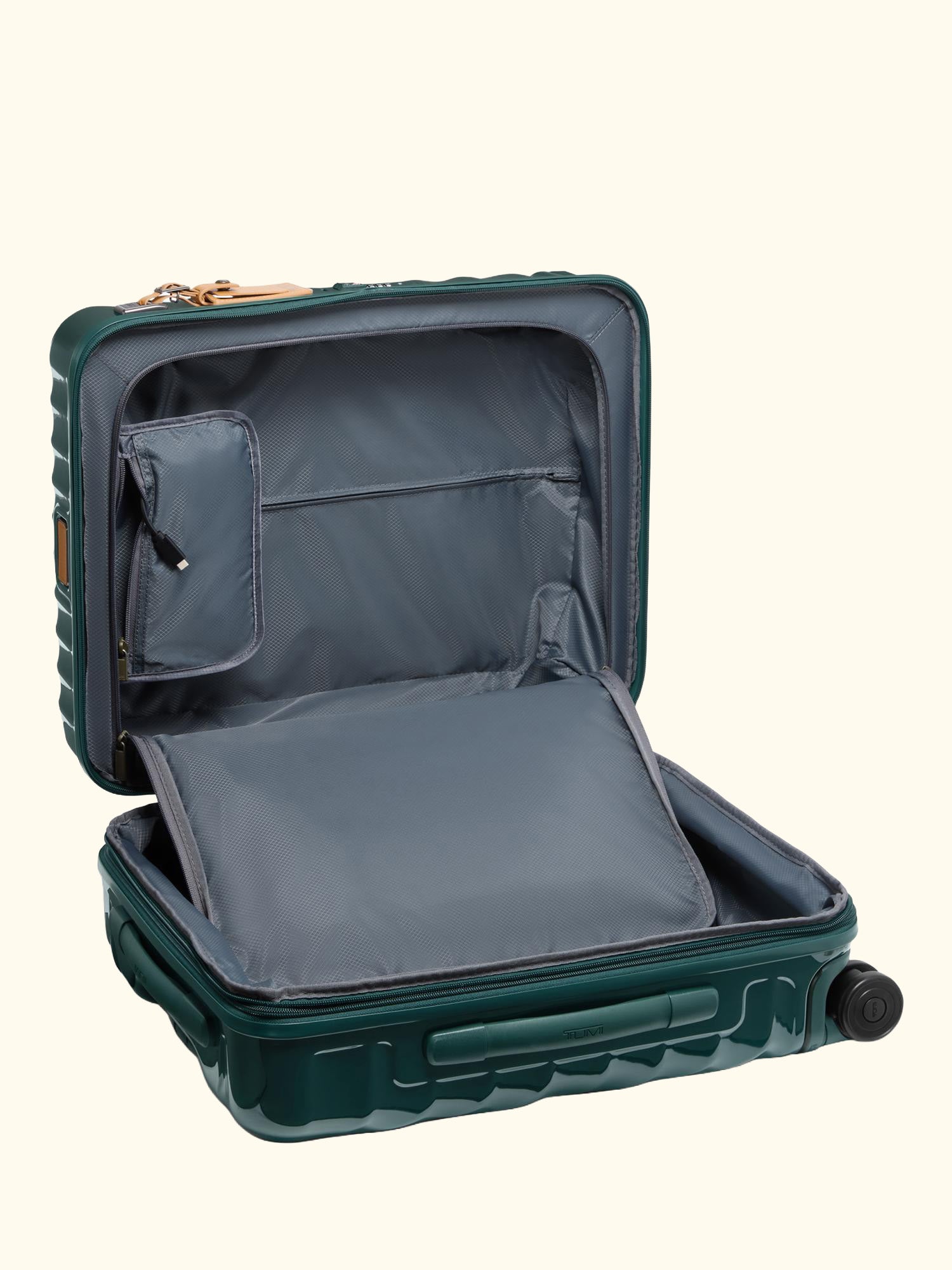 19 Degree Carry On Continental Expandable Cabin Suitcase, 56L