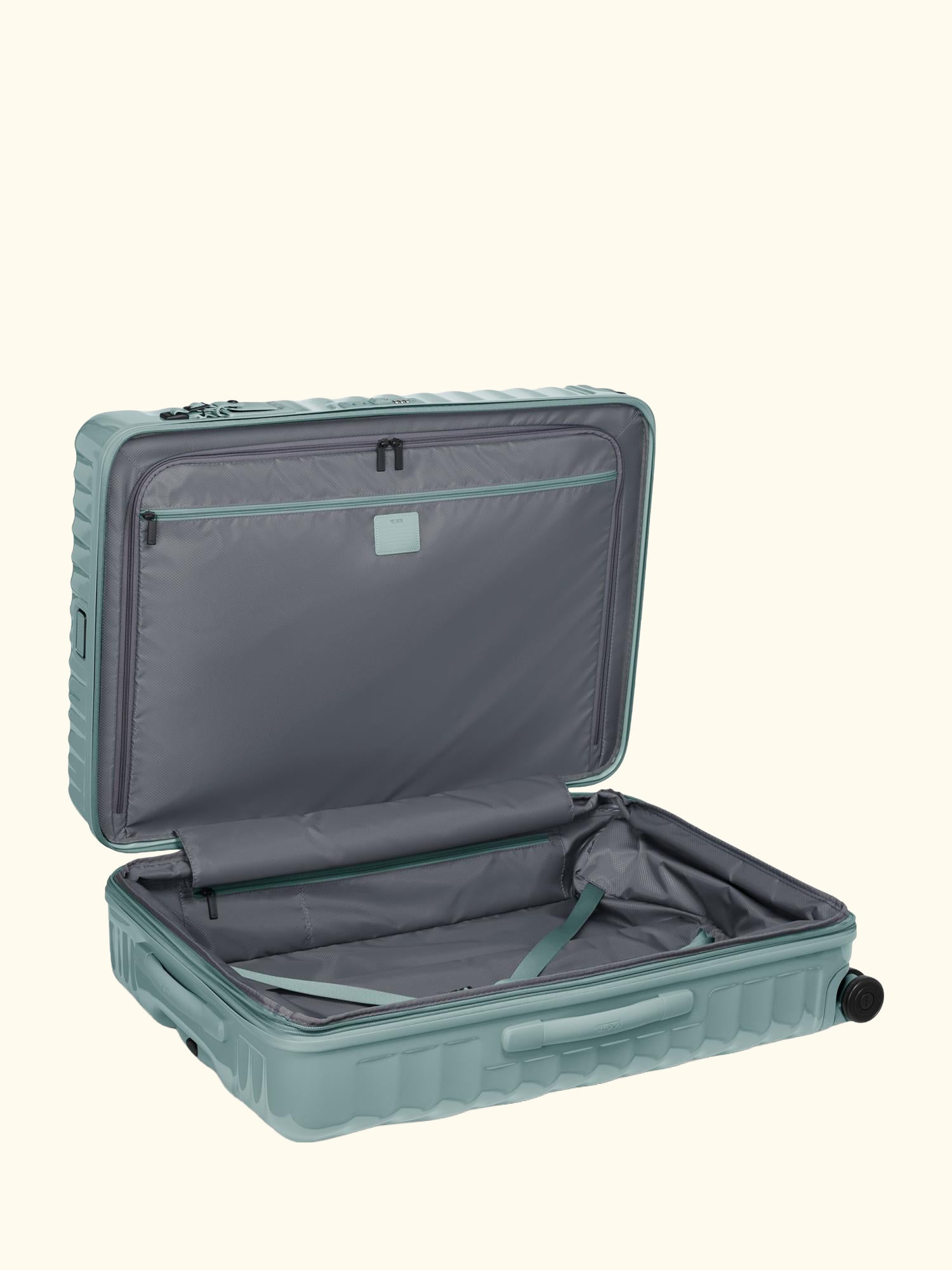 19 Degree Large 4-Wheel Expandable Suitcase, 132L