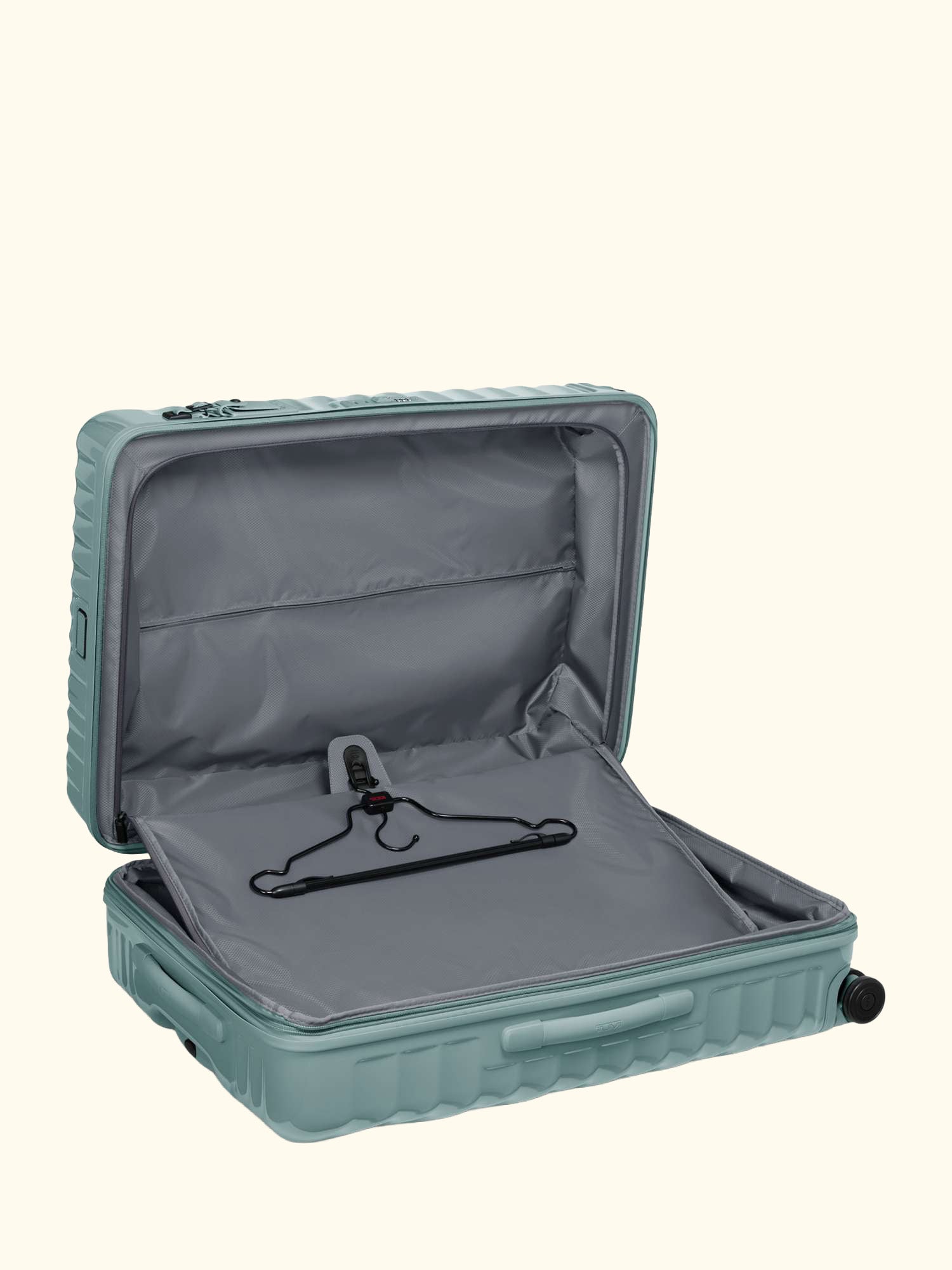 19 Degree Large 4-Wheel Expandable Suitcase, 132L