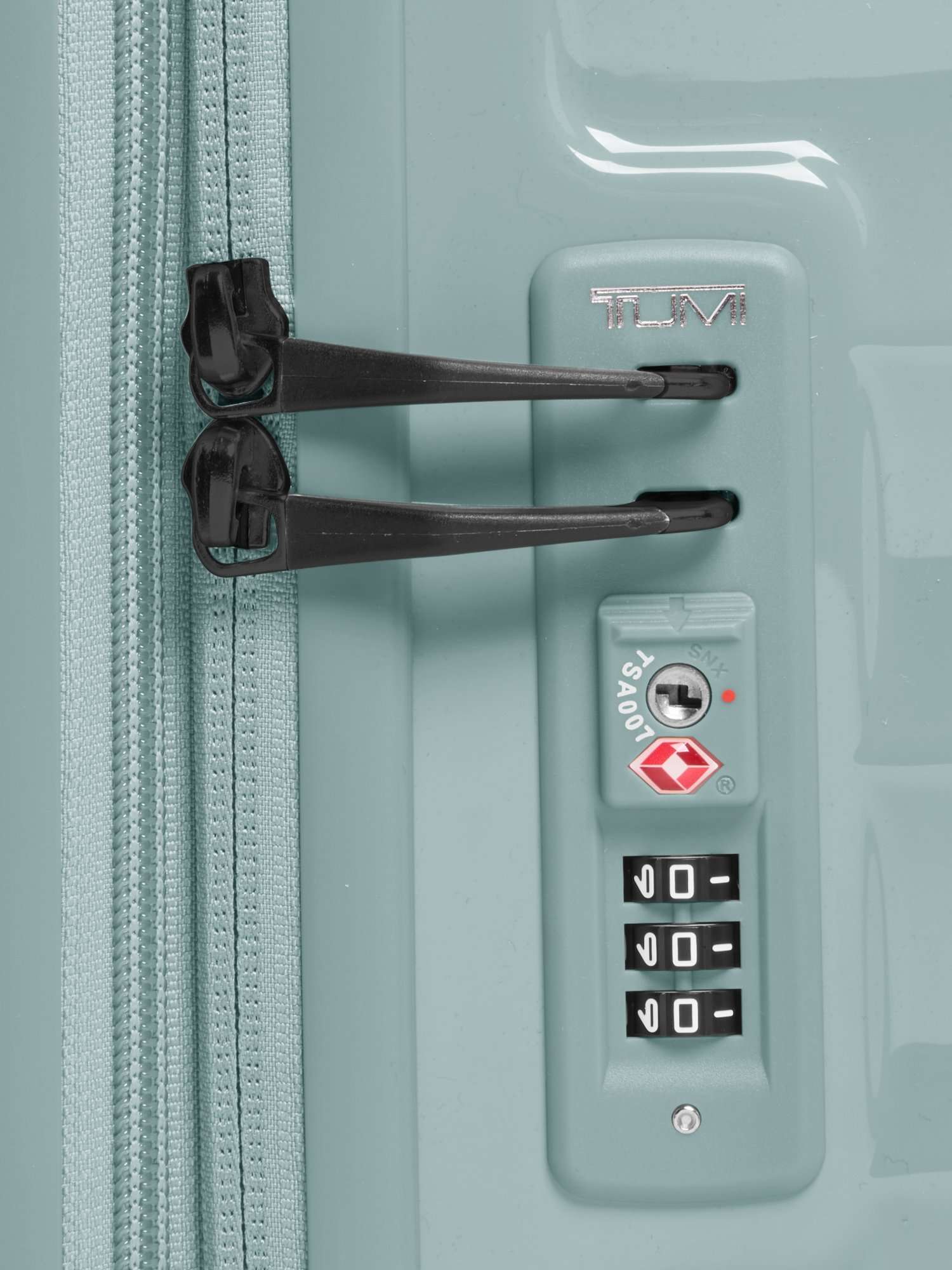 19 Degree Large 4-Wheel Expandable Suitcase, 132L