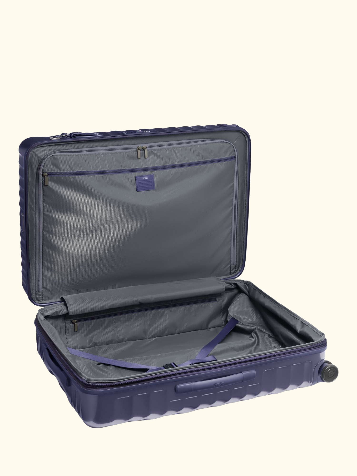 19 Degree Large 4-Wheel Expandable Suitcase, 132L