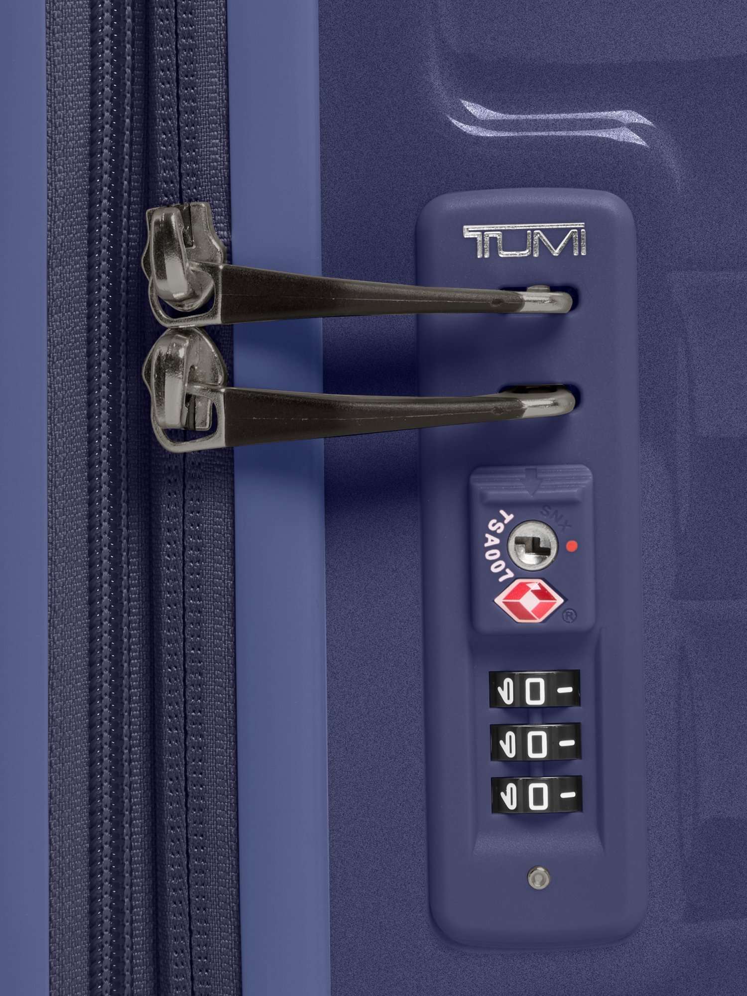 19 Degree Large 4-Wheel Expandable Suitcase, 132L