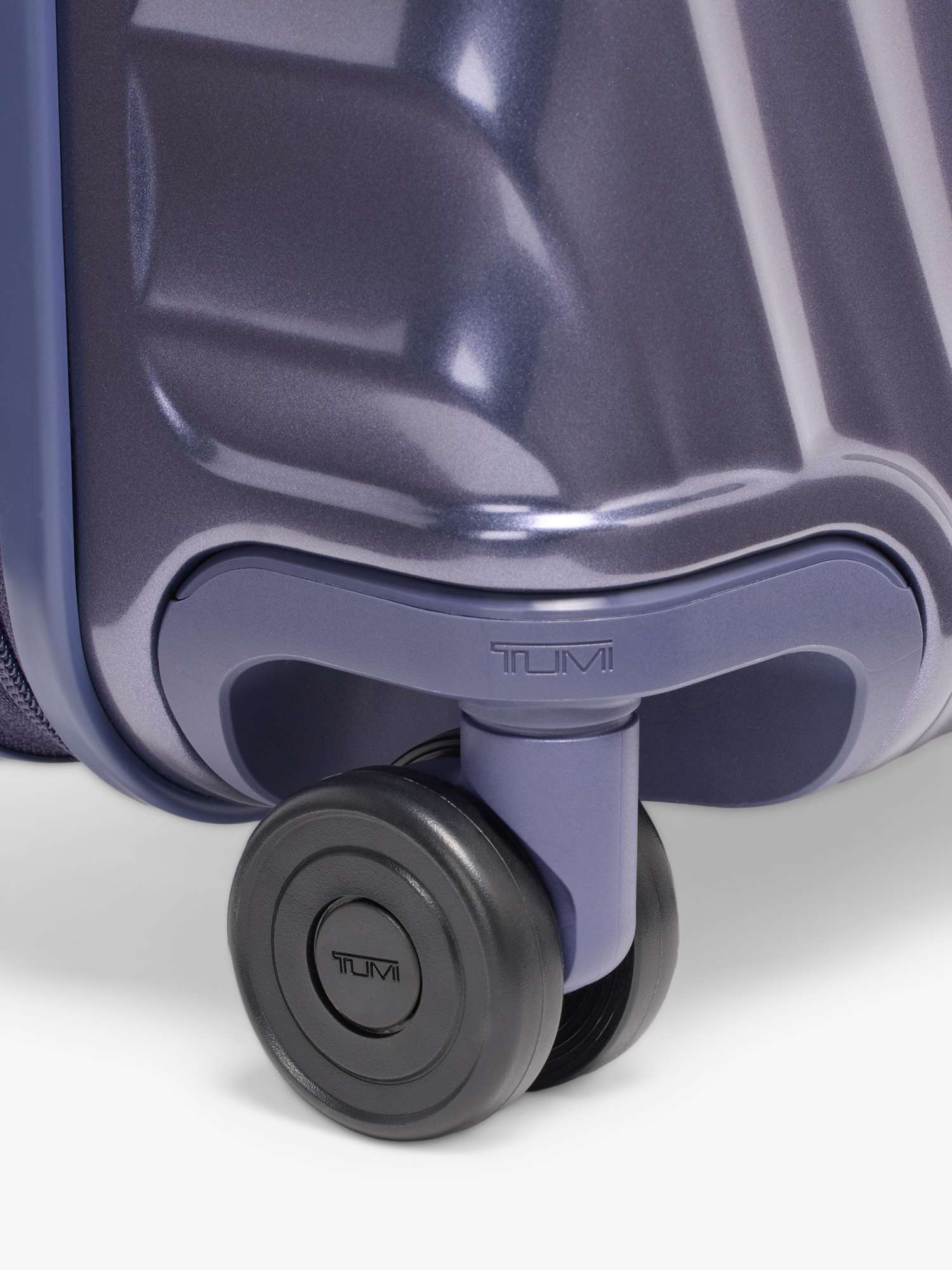 19 Degree Large 4-Wheel Expandable Suitcase, 132L
